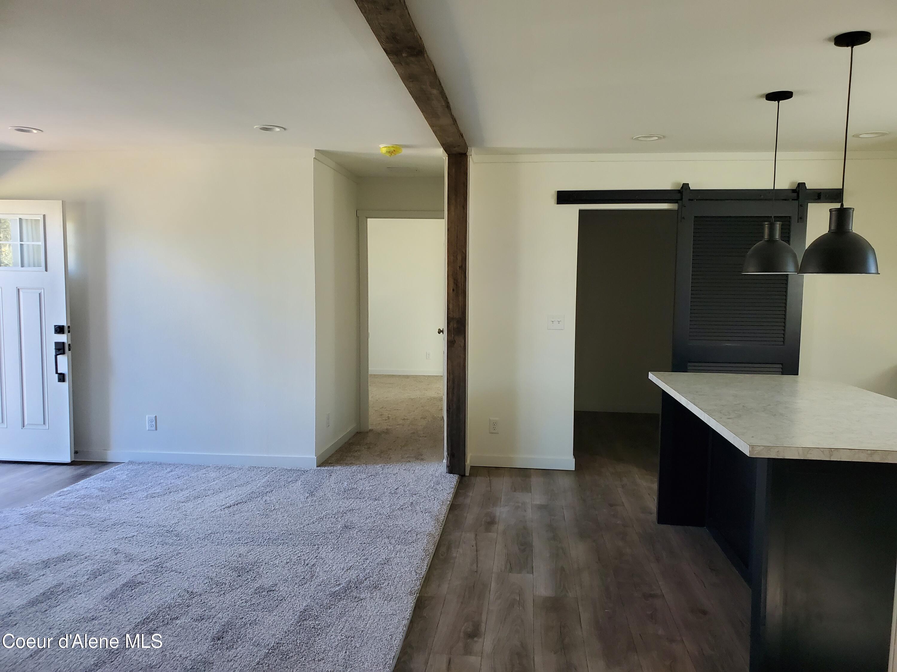 620 E Mountain View Dr