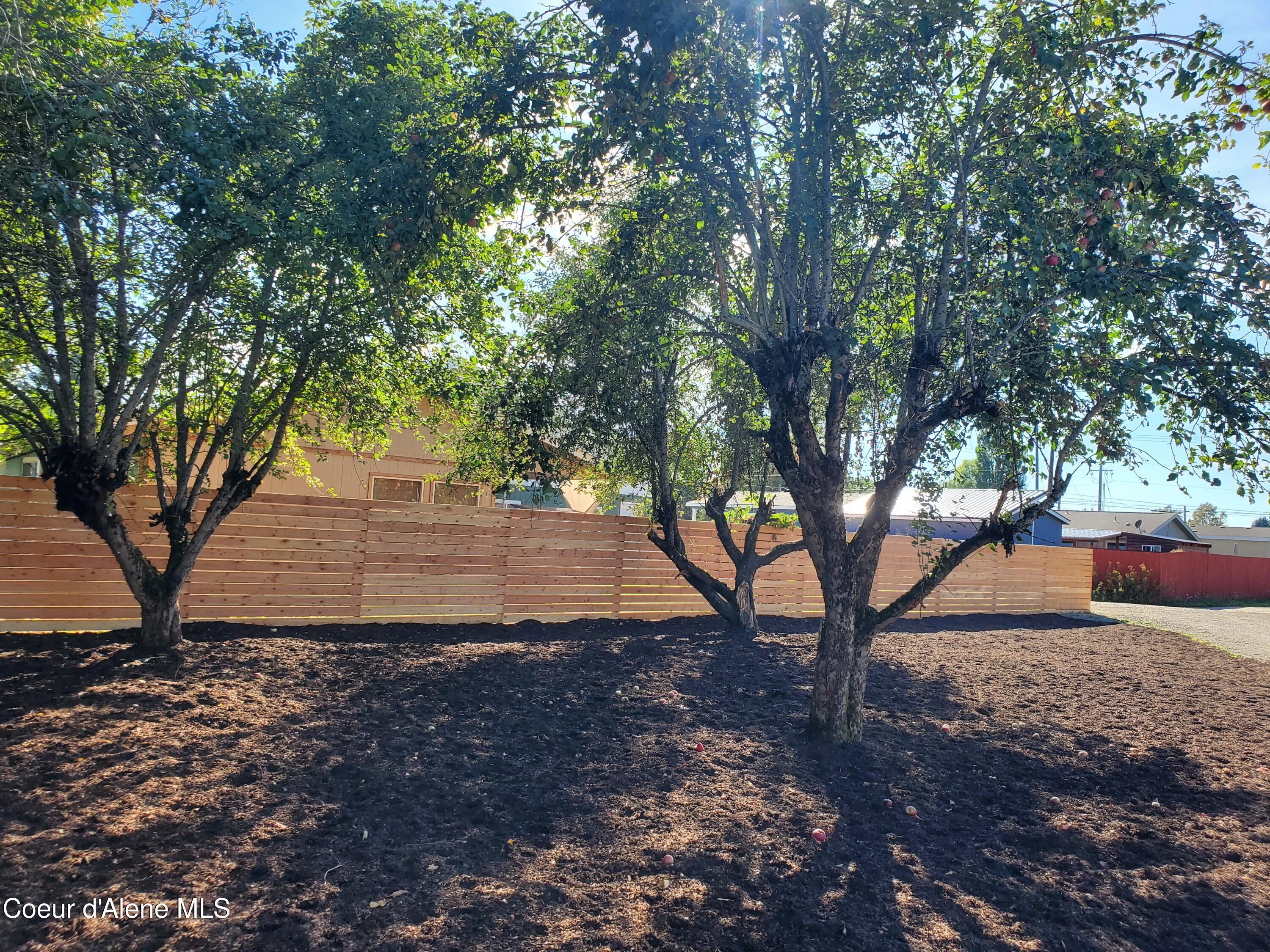 620 E Mountain View Dr