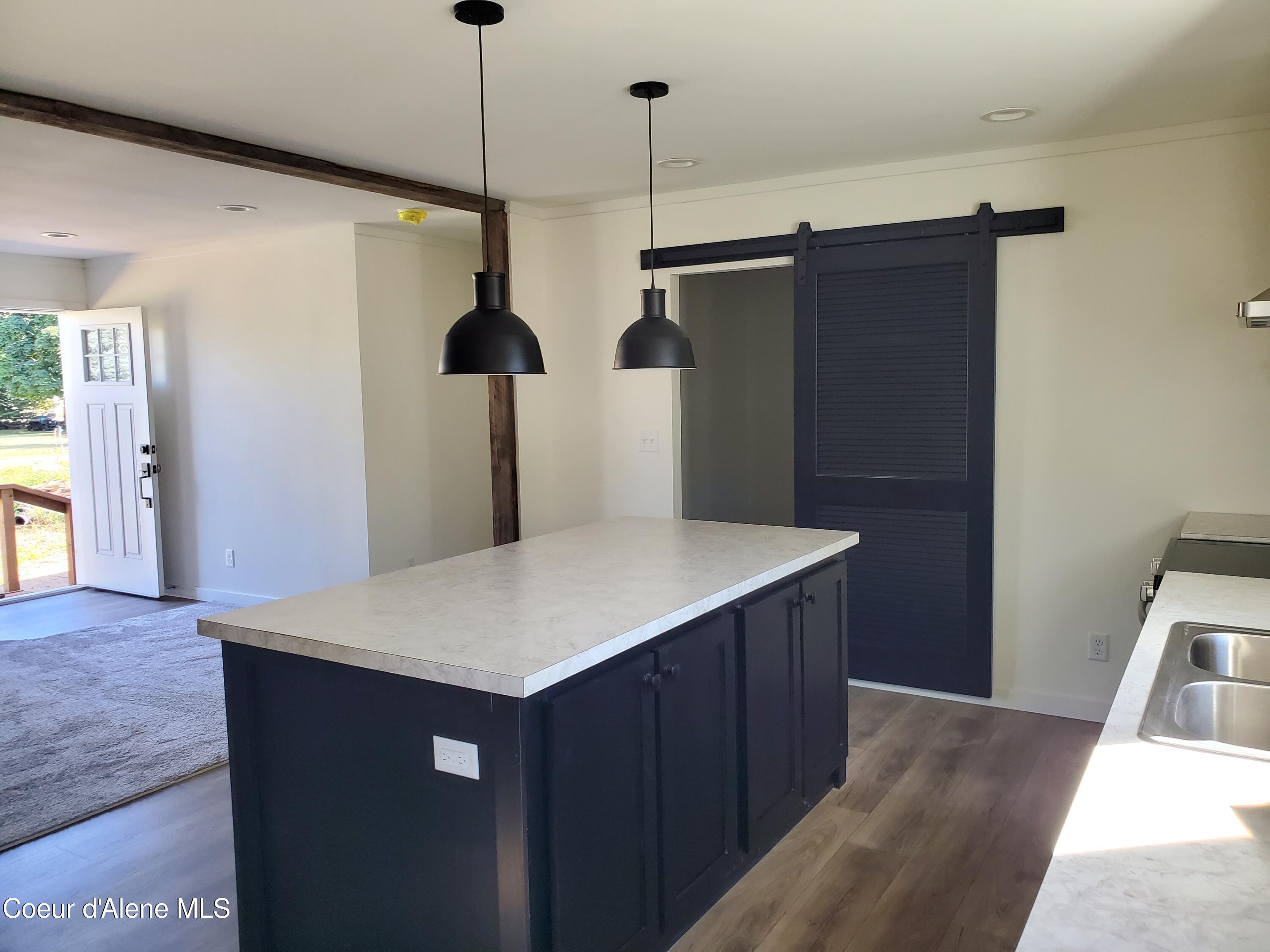 620 E Mountain View Dr