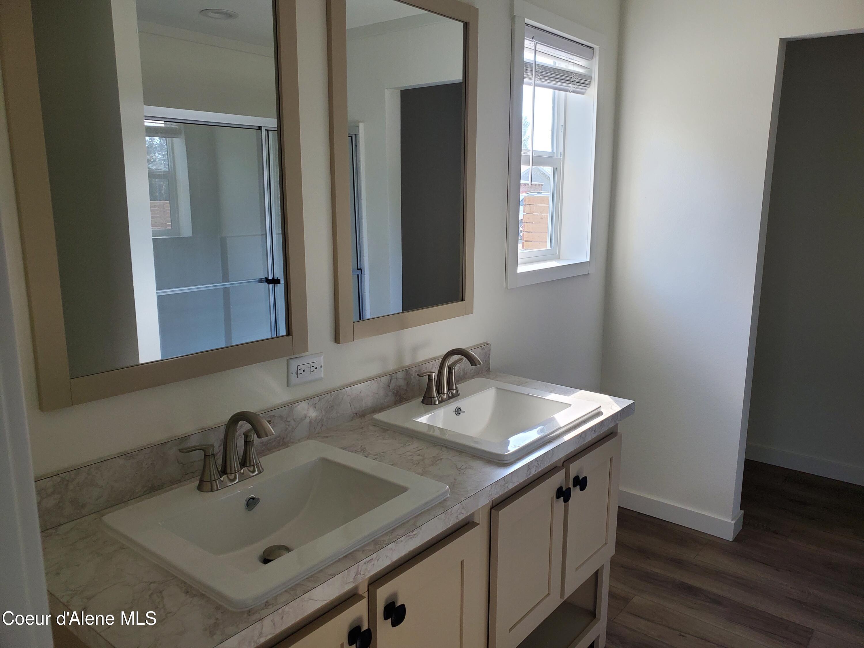 620 E Mountain View Dr