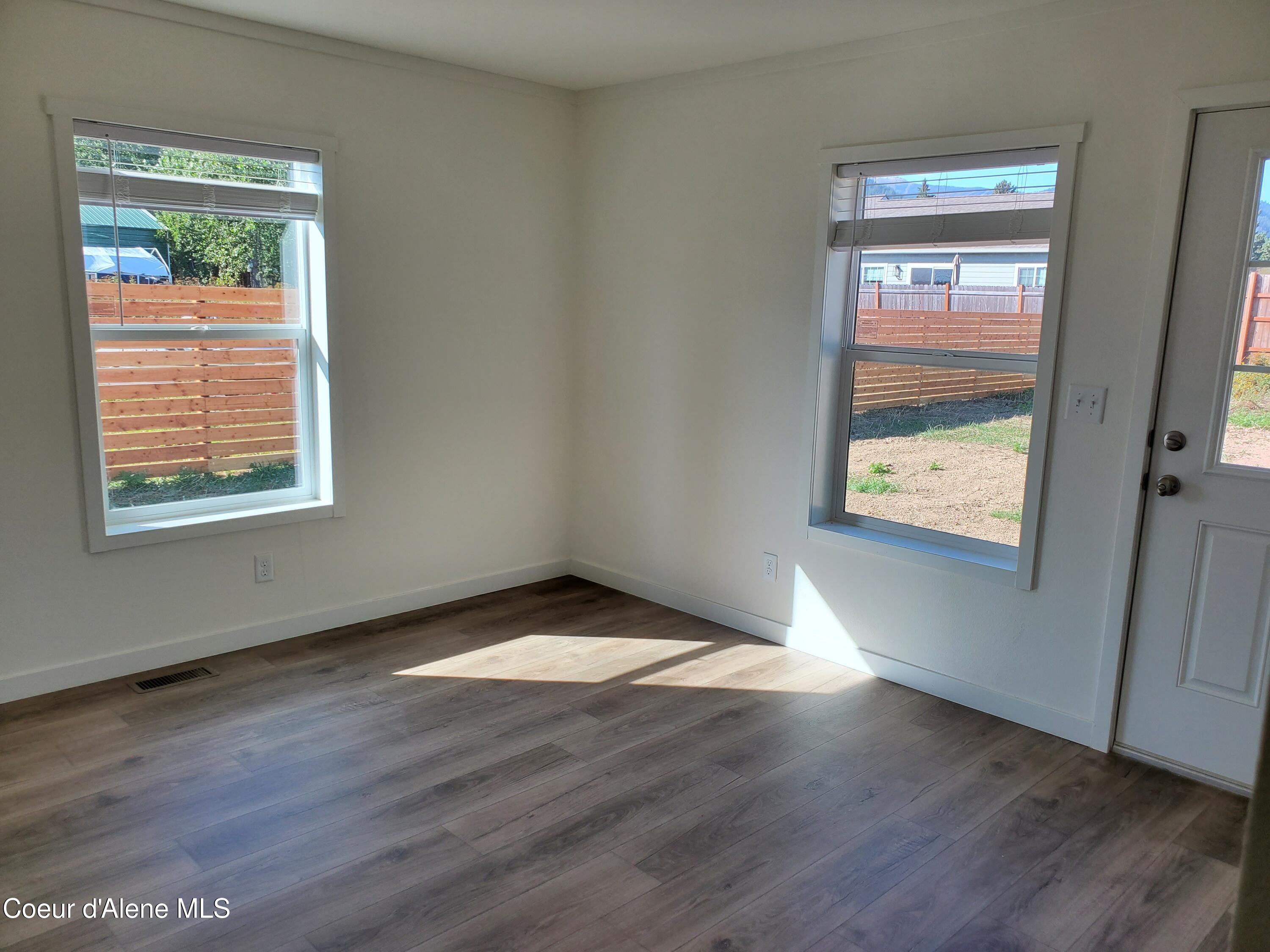 620 E Mountain View Dr