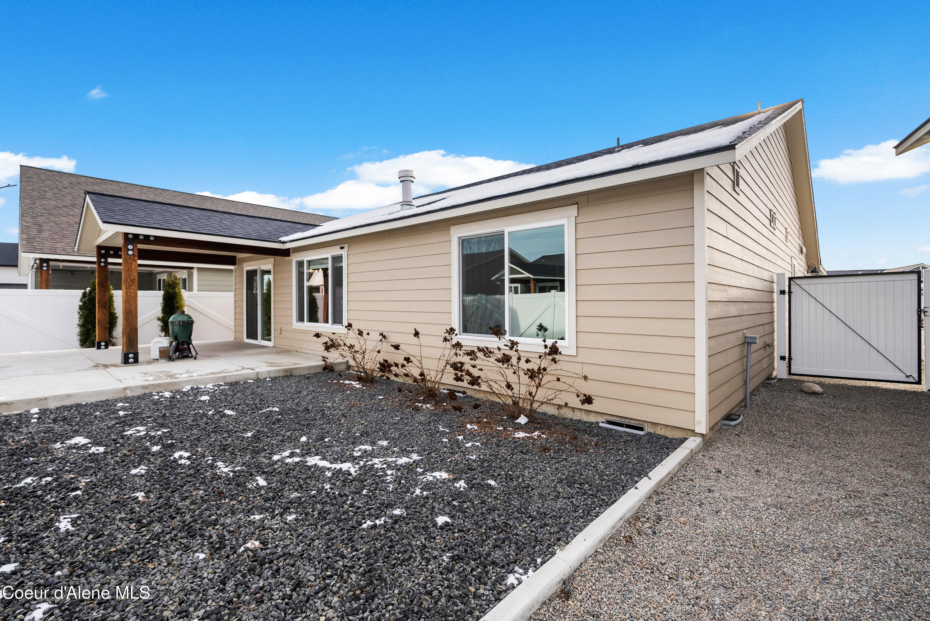 8265 W SPLITRAIL AVE