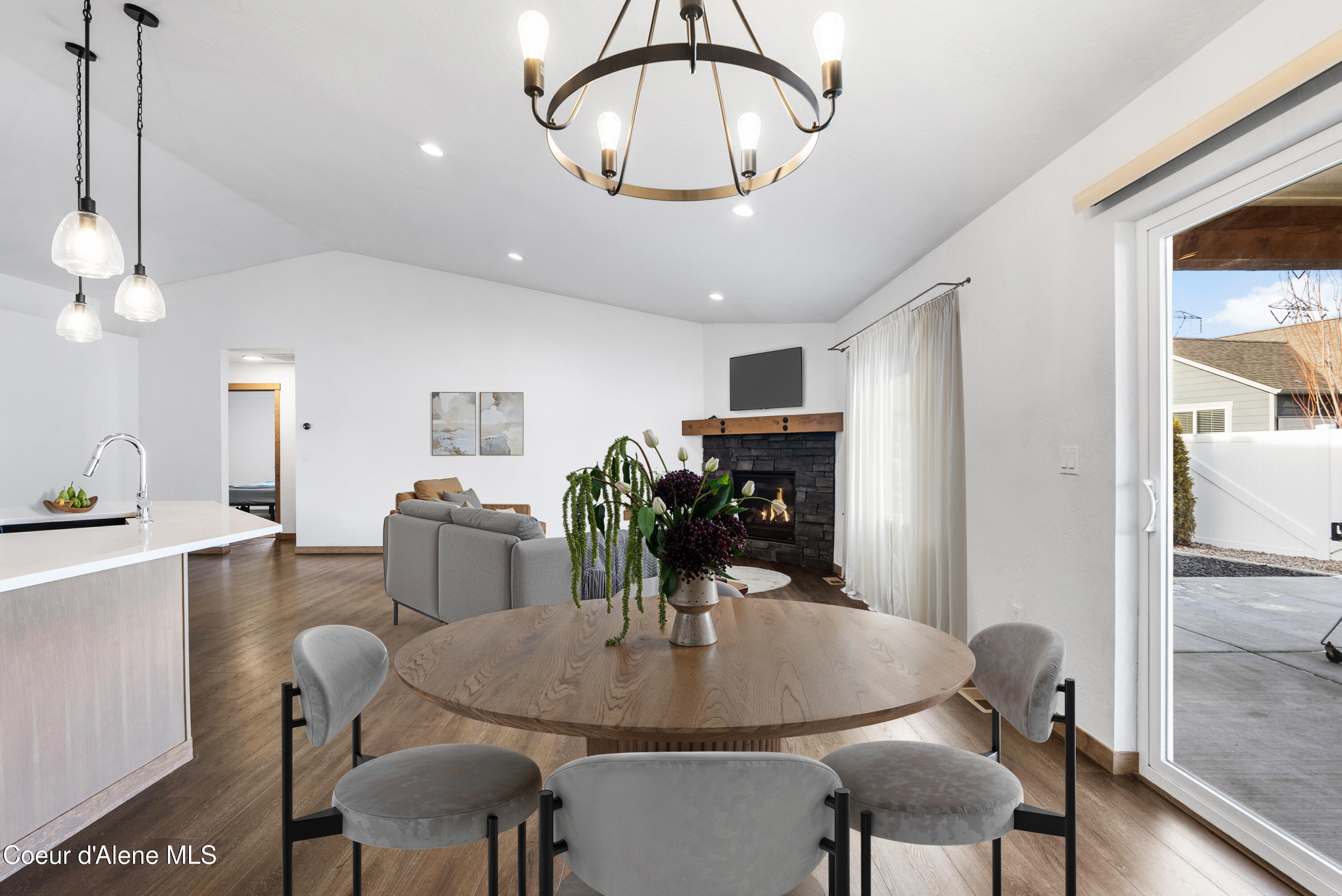 8265 W SPLITRAIL AVE