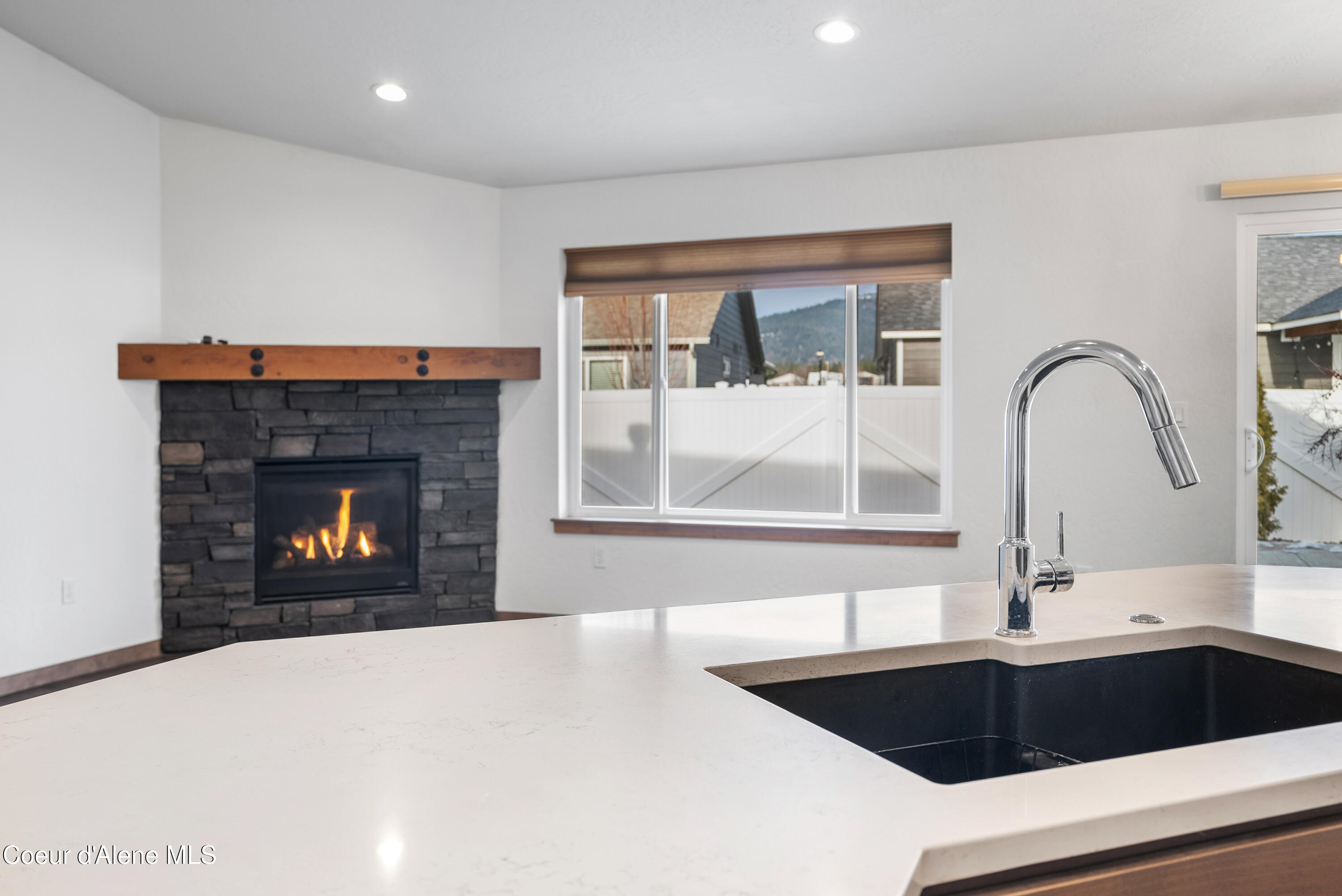 8265 W SPLITRAIL AVE