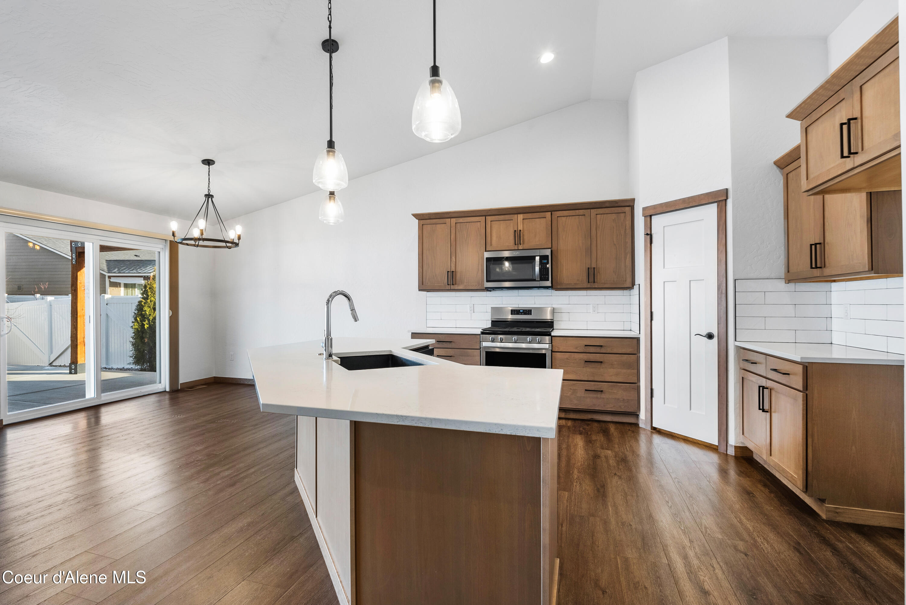 8265 W SPLITRAIL AVE