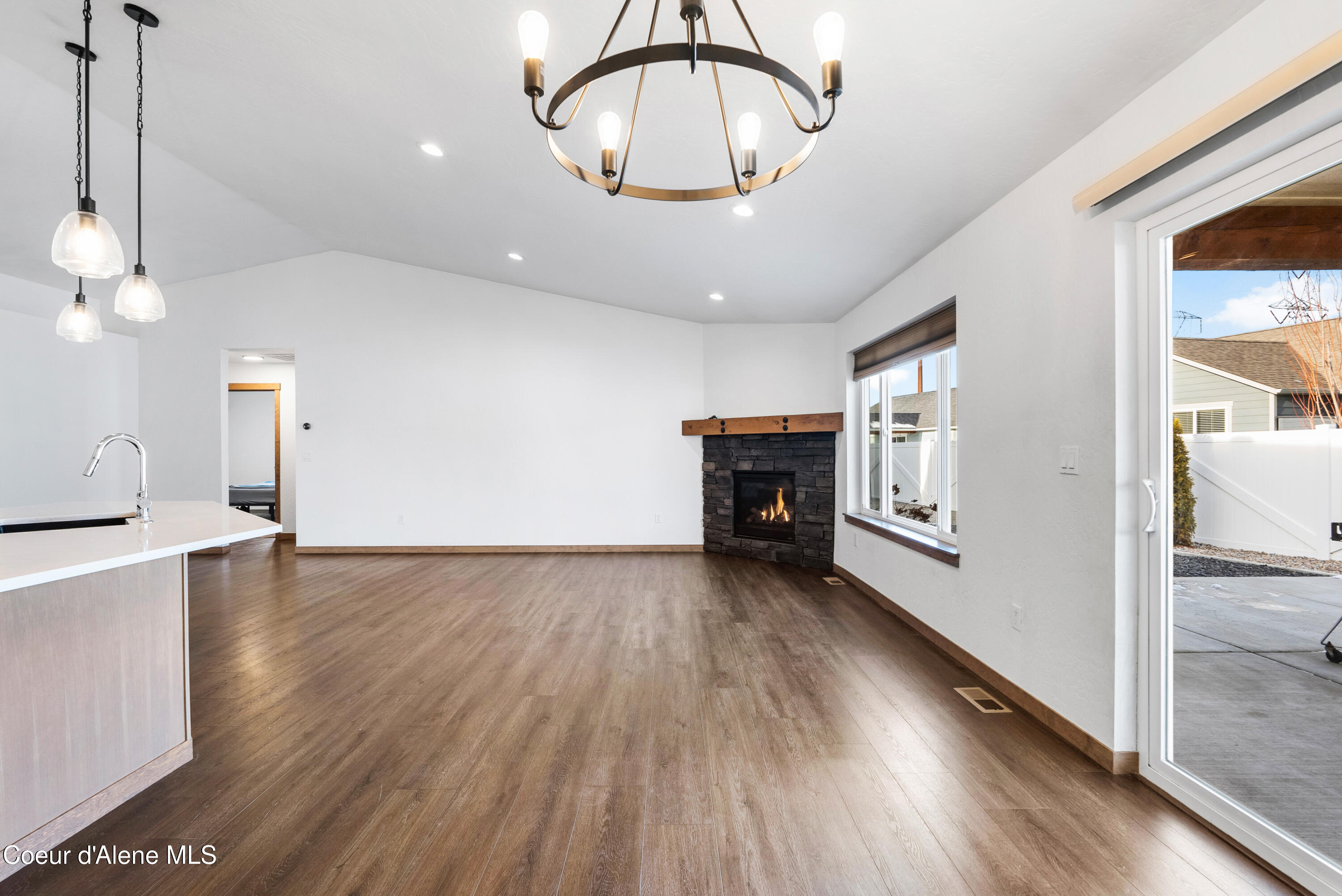 8265 W SPLITRAIL AVE