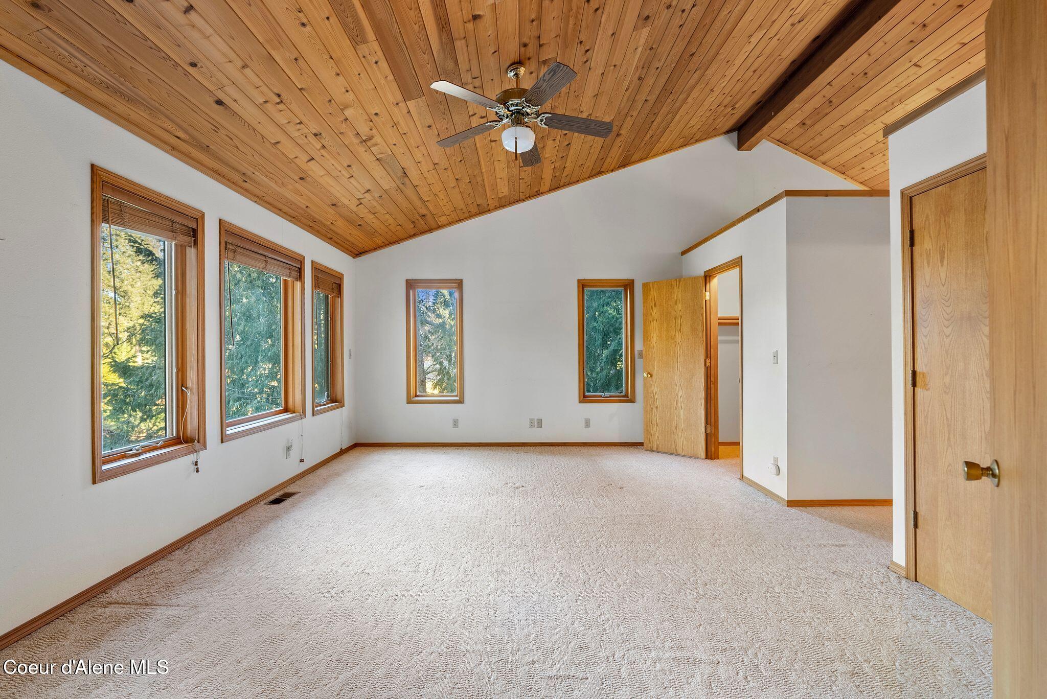 448 Whiskey Jack Cir