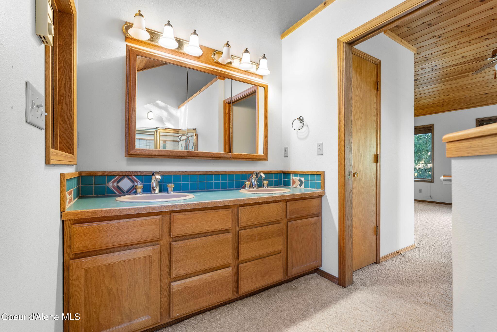 448 Whiskey Jack Cir