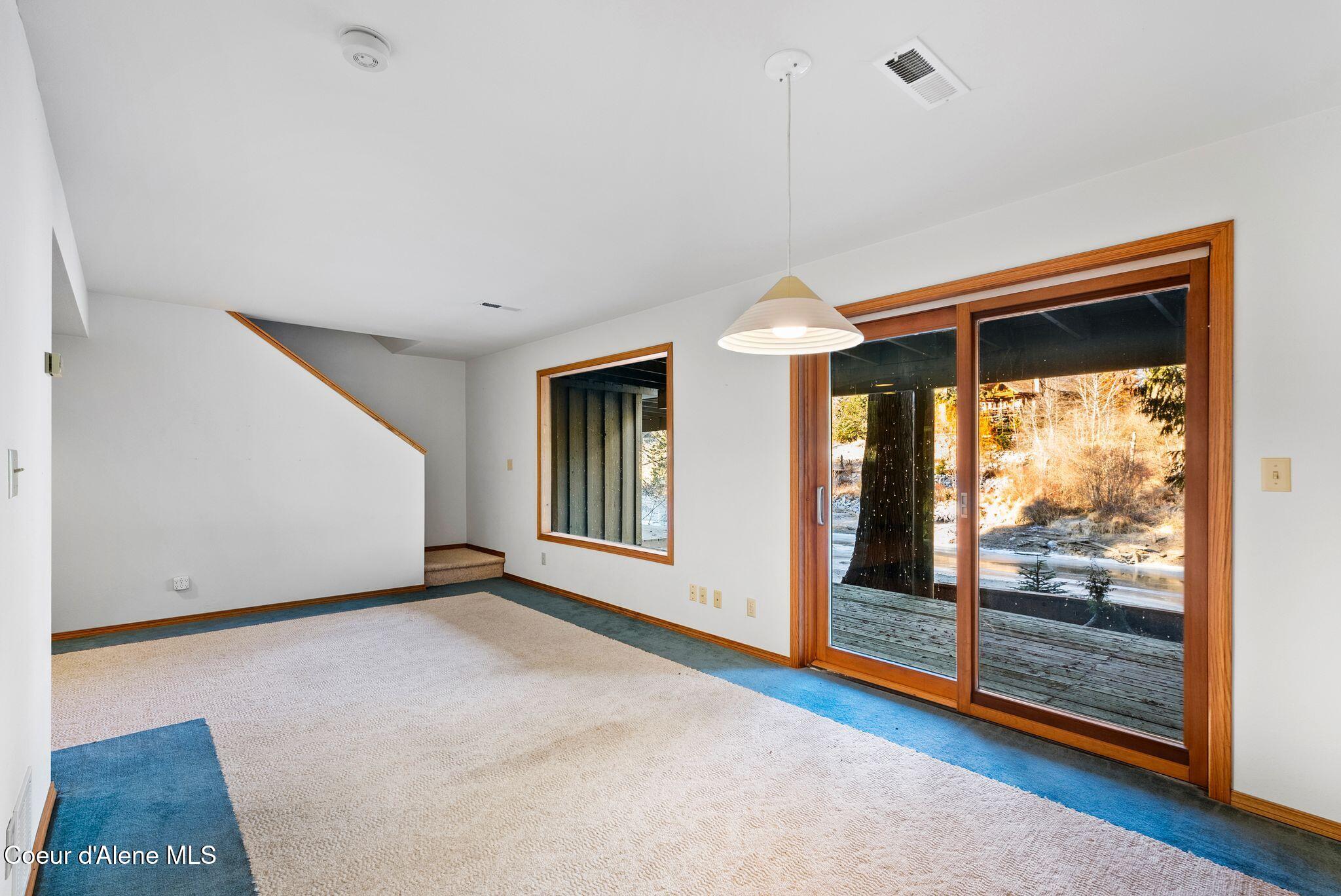 448 Whiskey Jack Cir