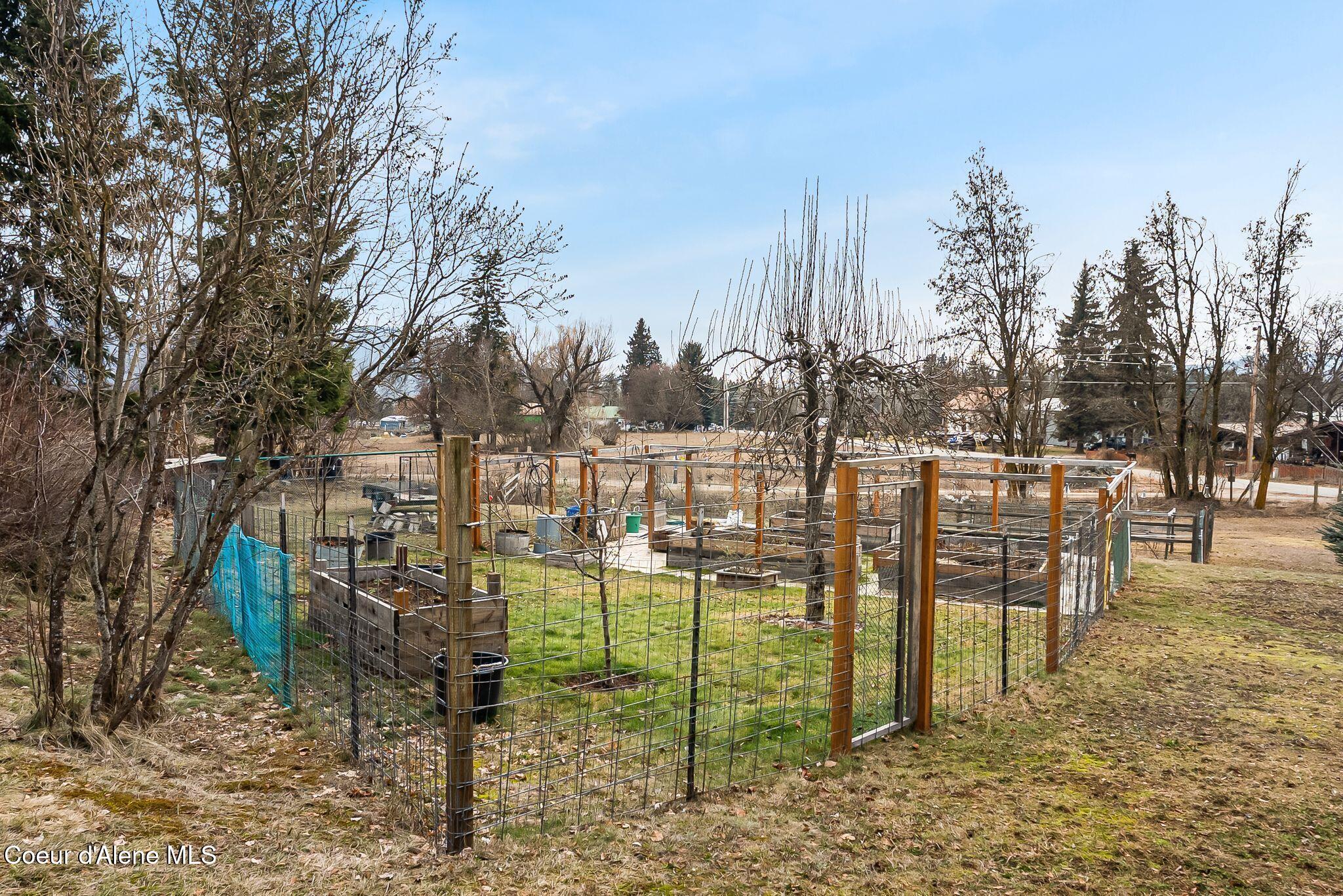 537 N Riley Creek RD