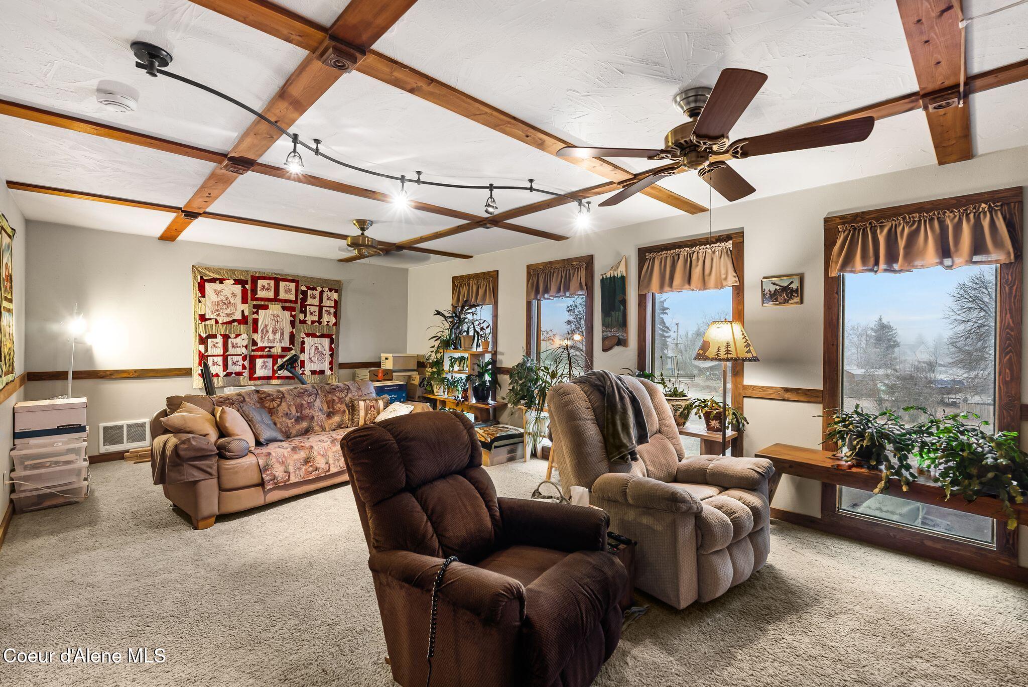 537 N Riley Creek RD