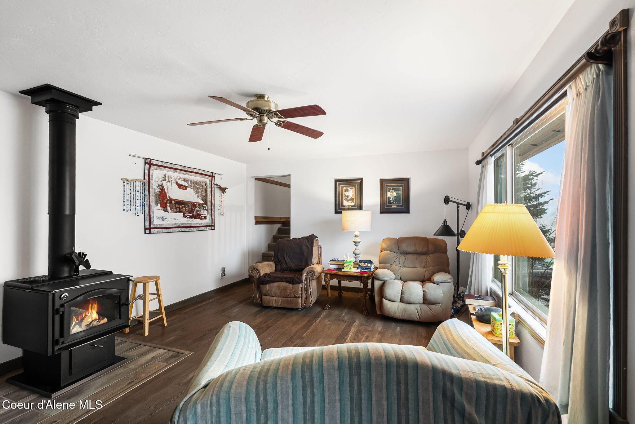 537 N Riley Creek RD