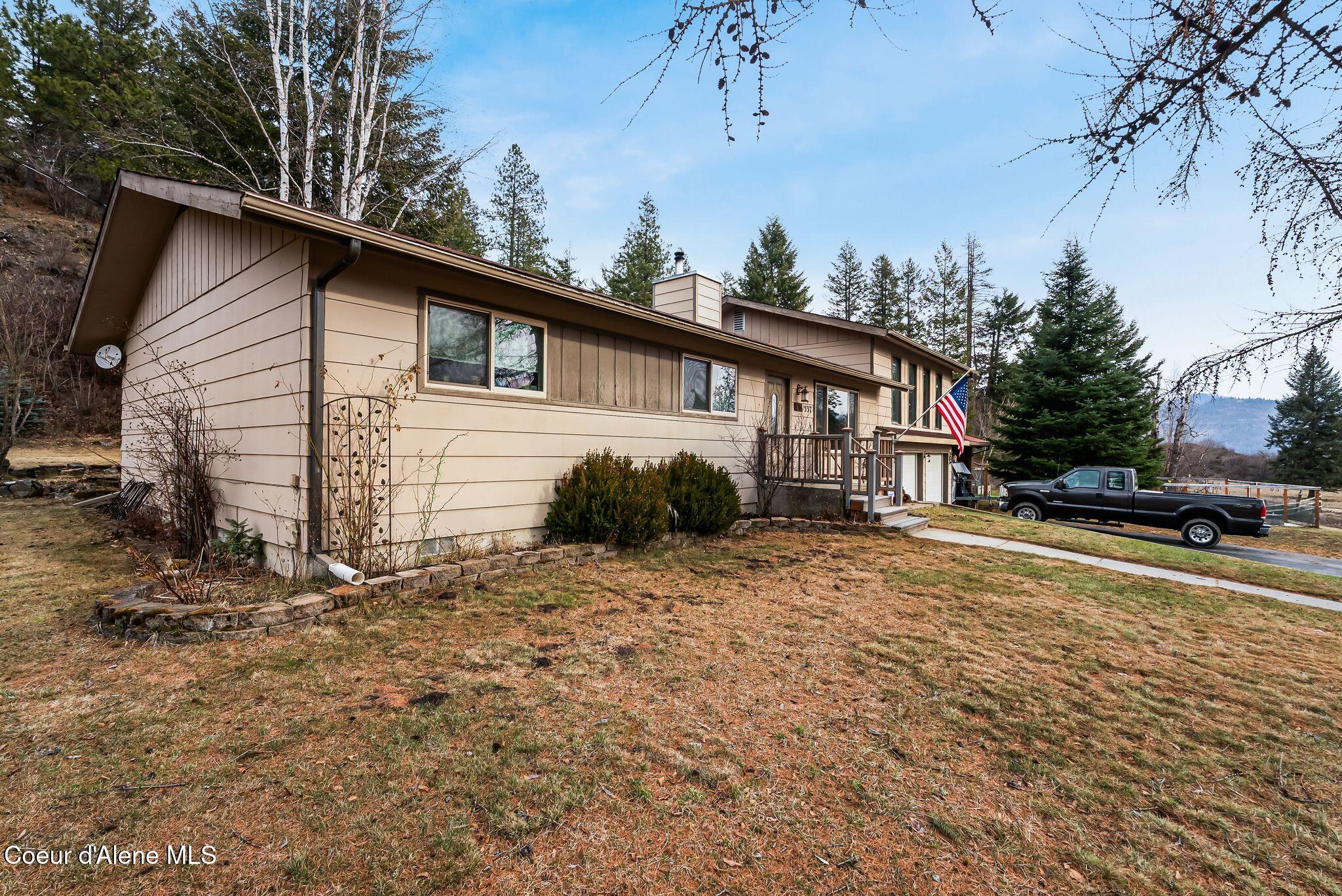 537 N Riley Creek RD