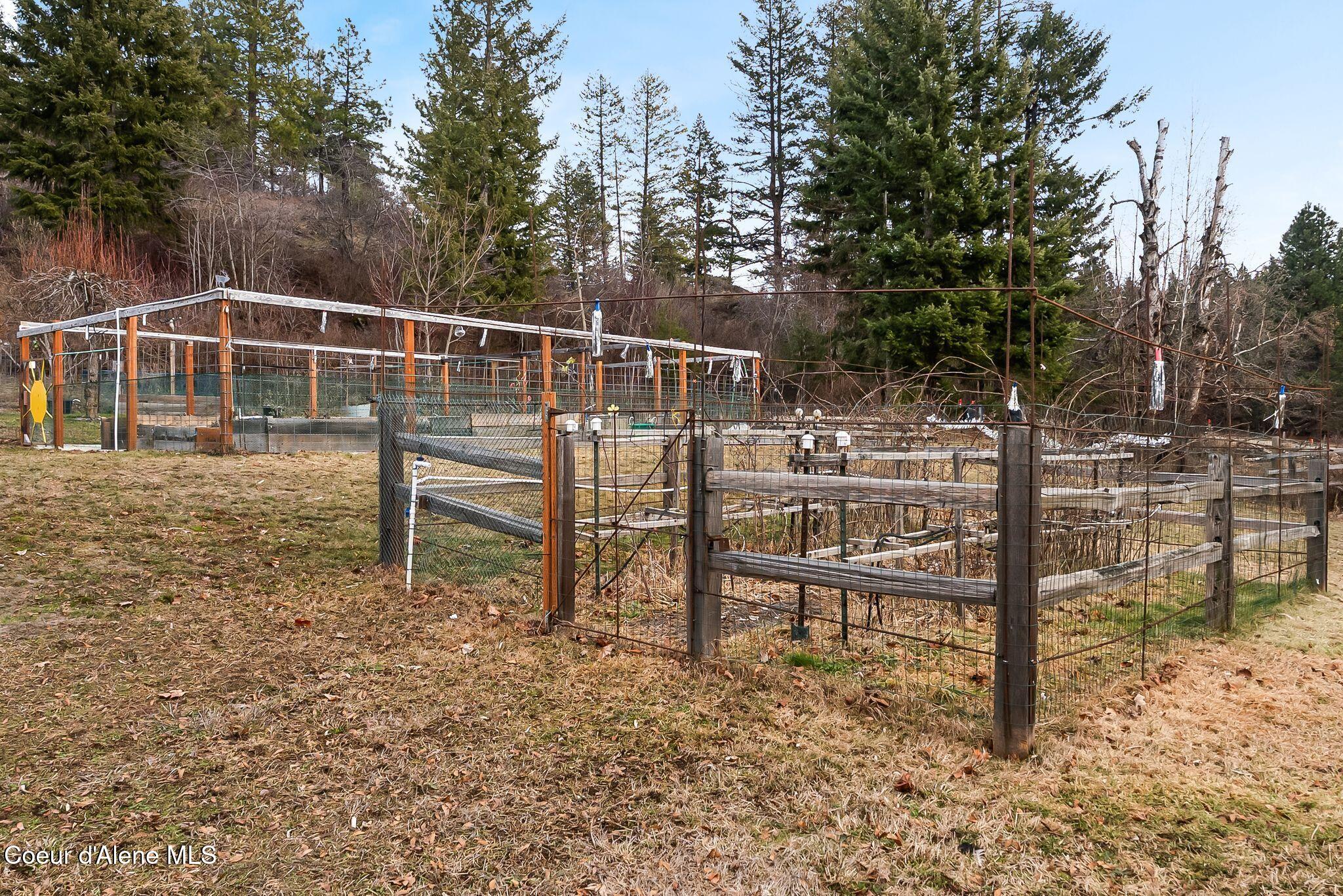 537 N Riley Creek RD