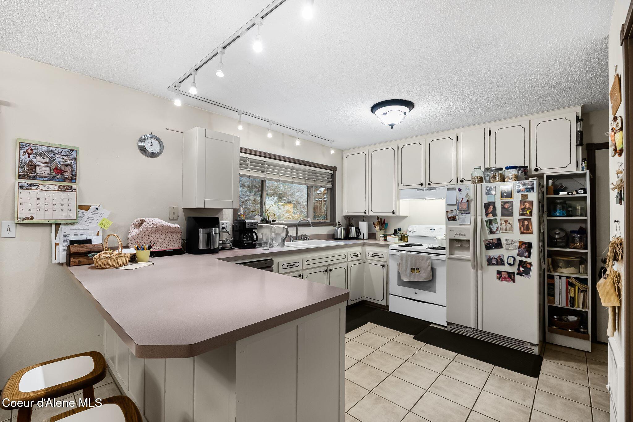 537 N Riley Creek RD