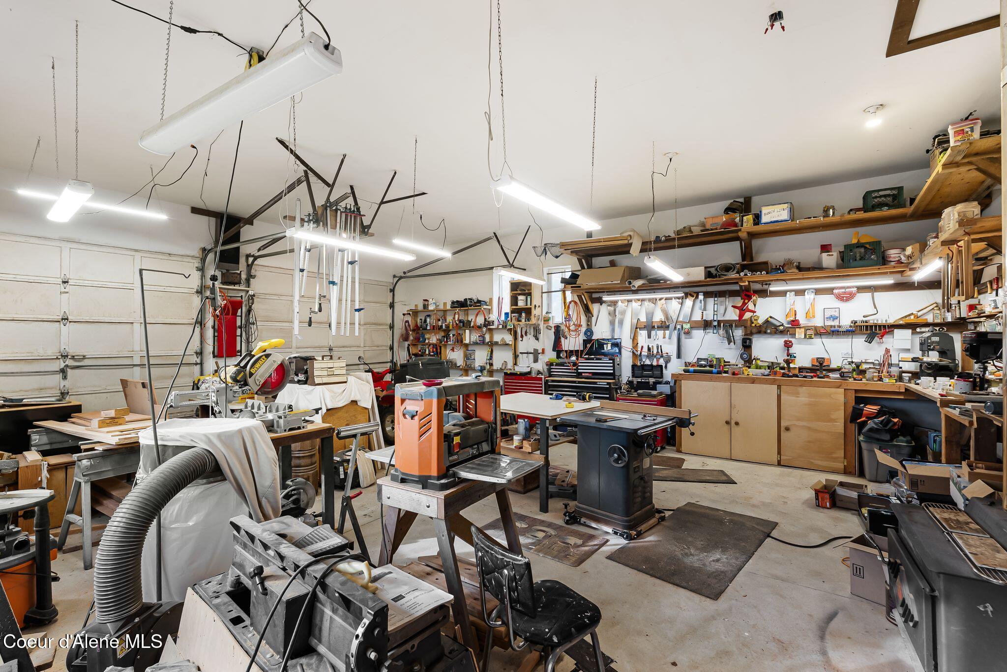 537 N Riley Creek RD