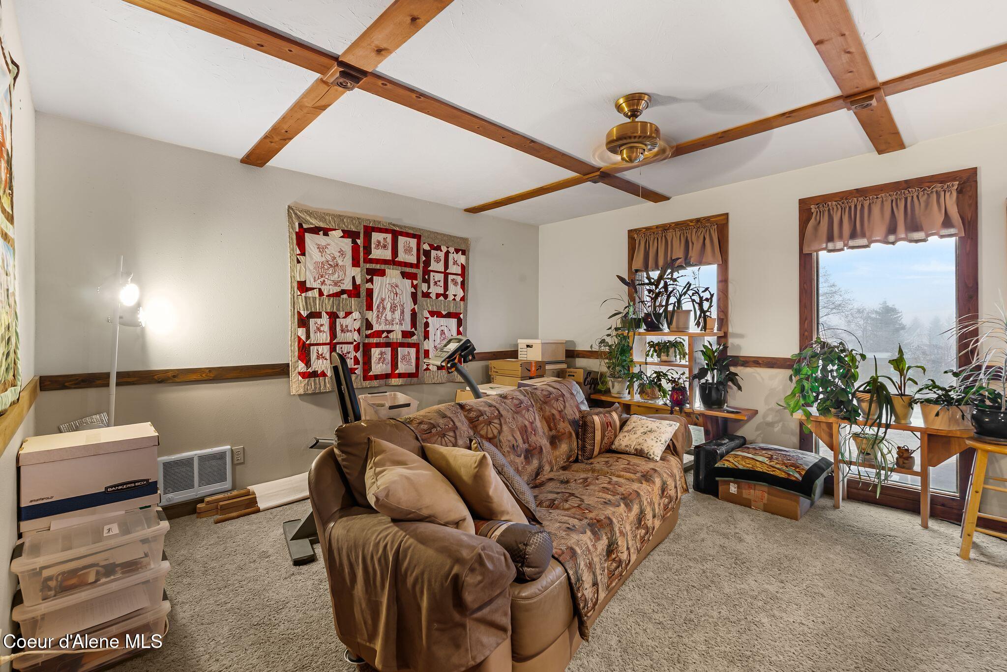 537 N Riley Creek RD