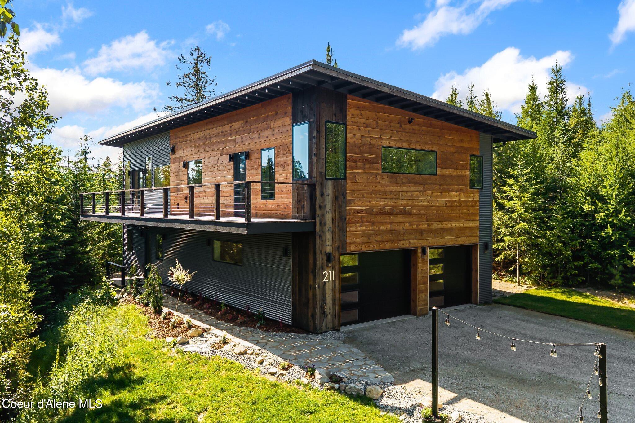 211 Daybreak DR