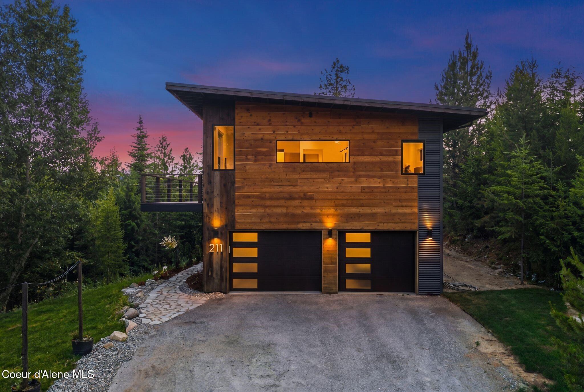 211 Daybreak DR