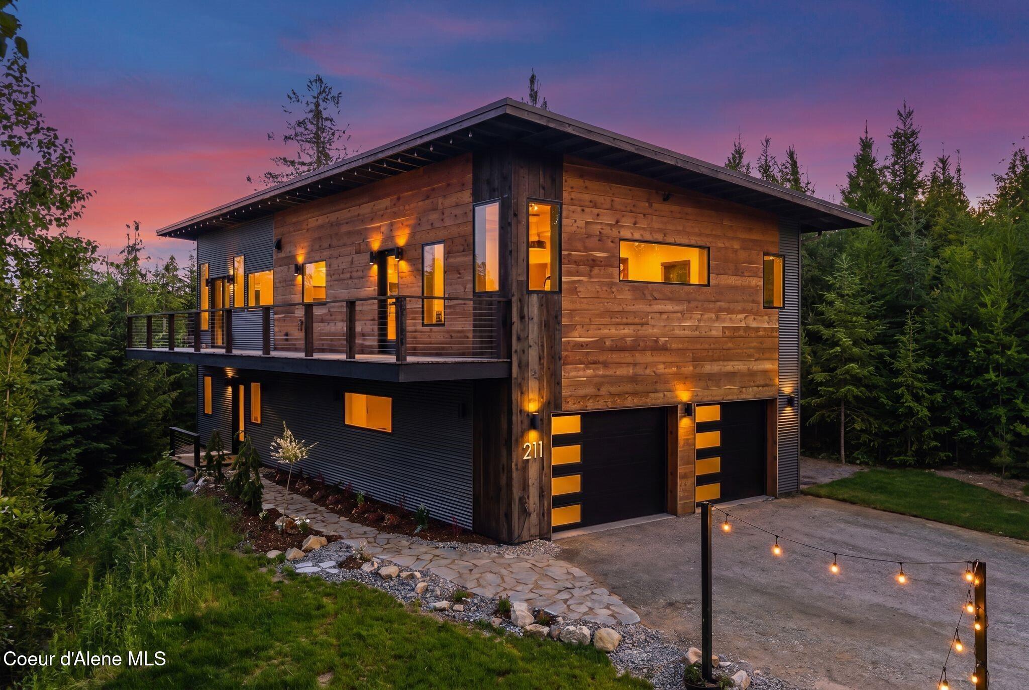 211 Daybreak DR