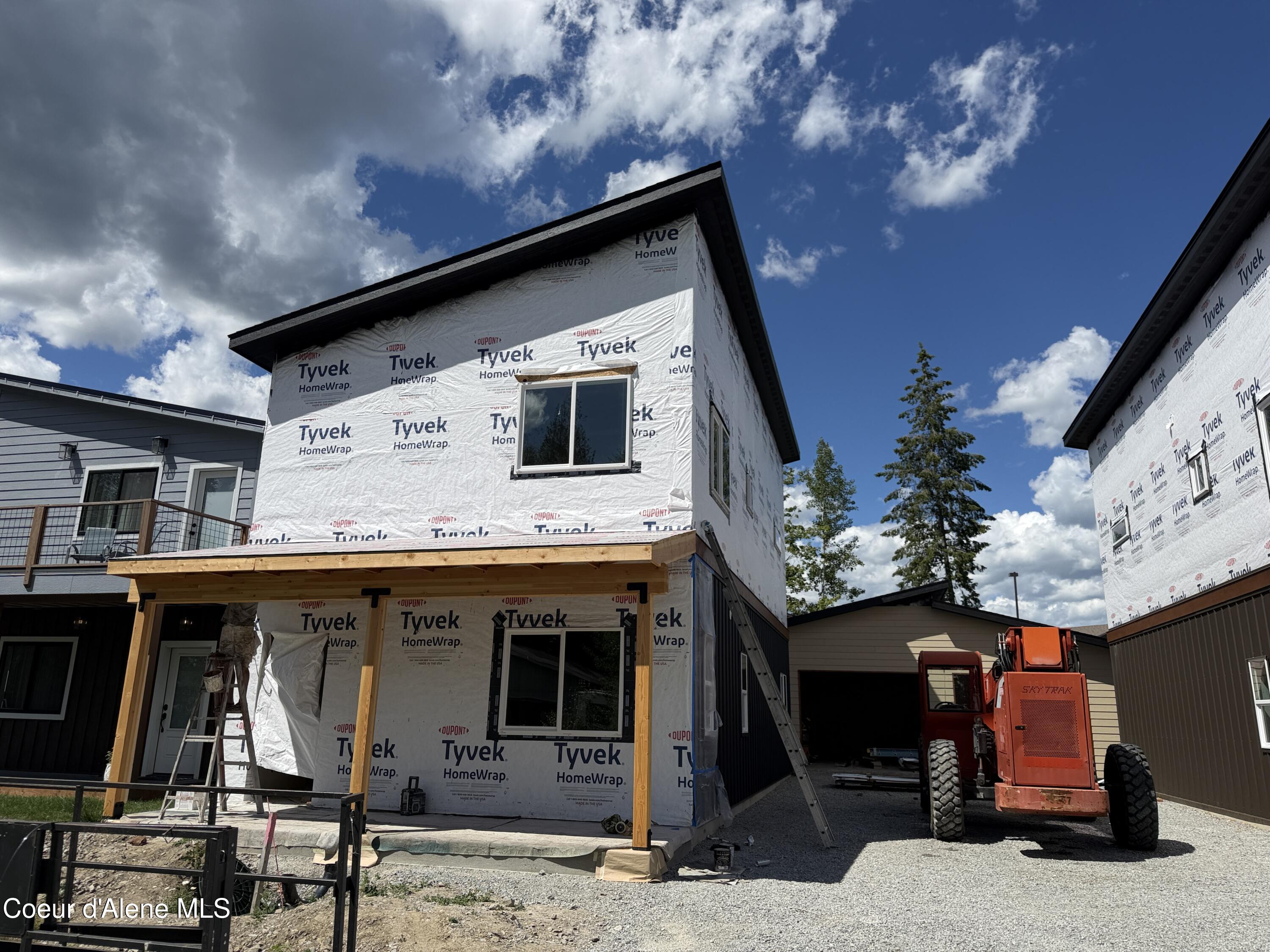 140 Carnelian AVE