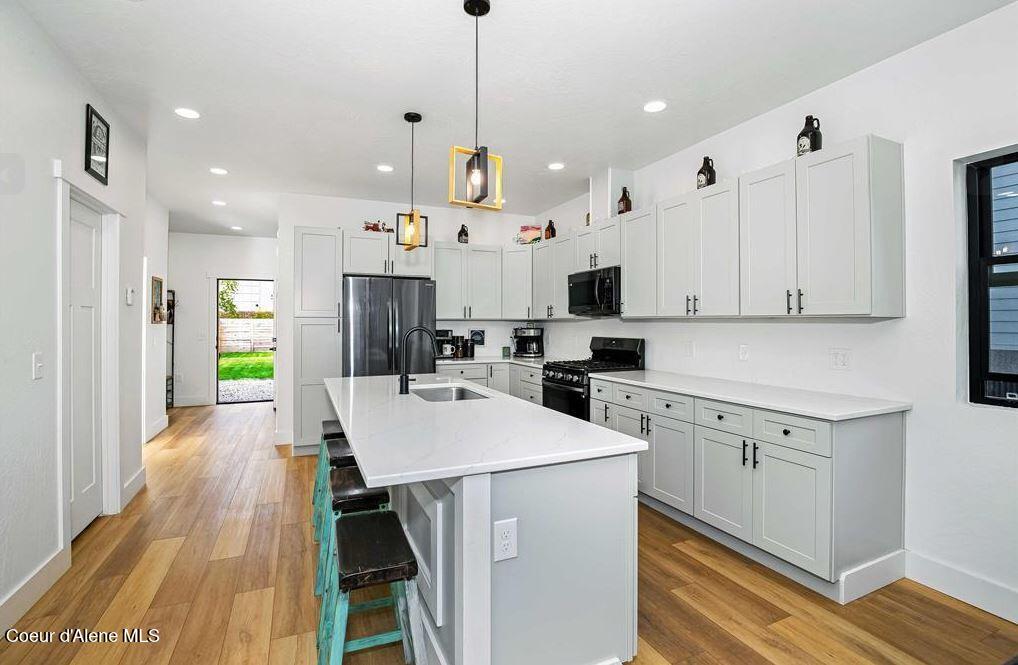 140 Carnelian AVE