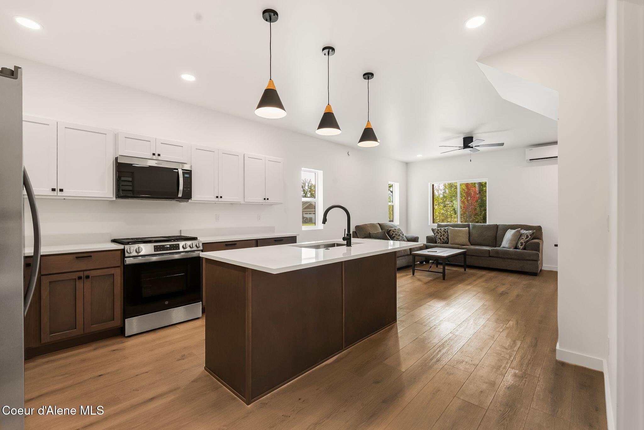 140 Carnelian AVE