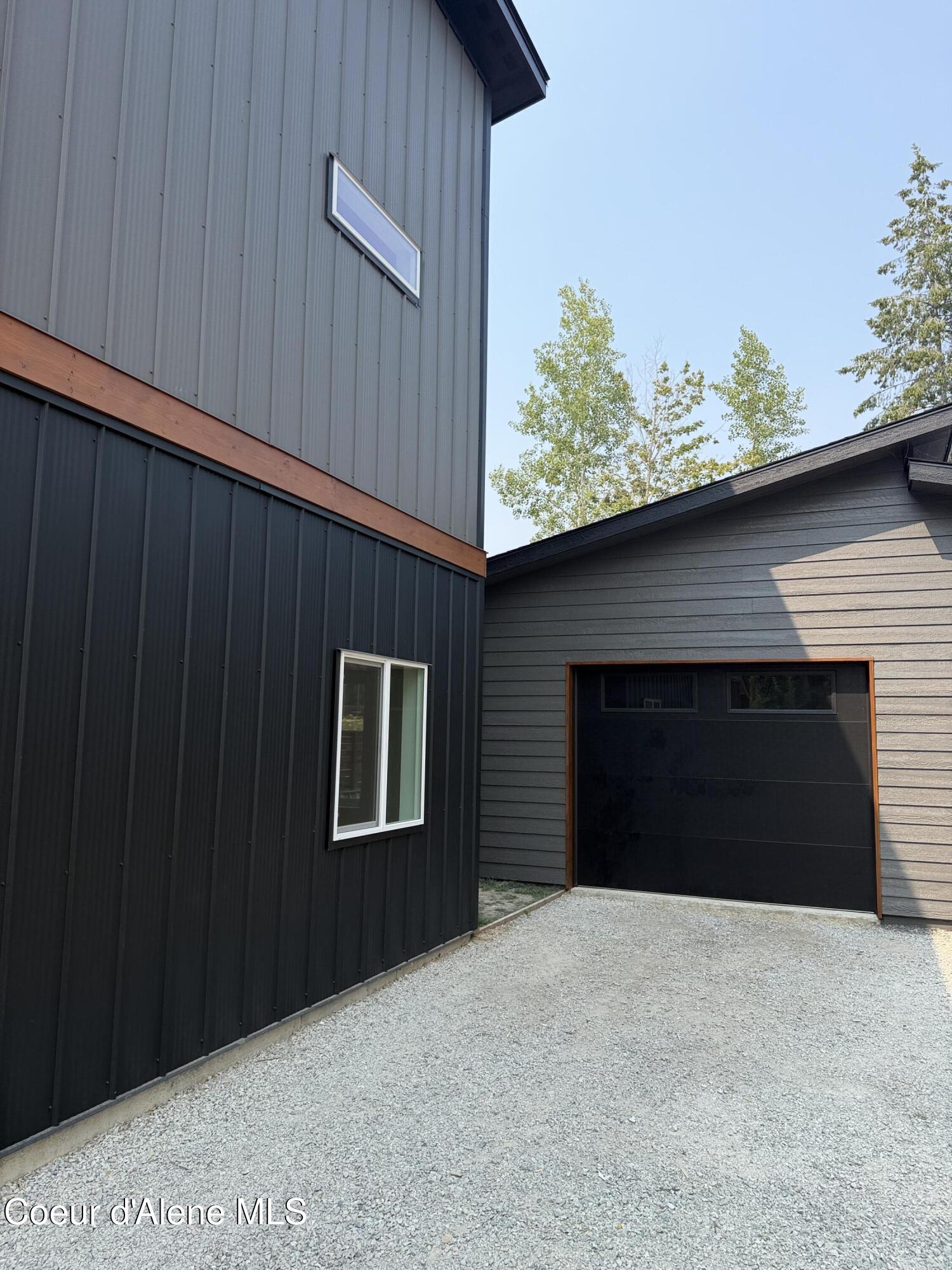 140 Carnelian AVE