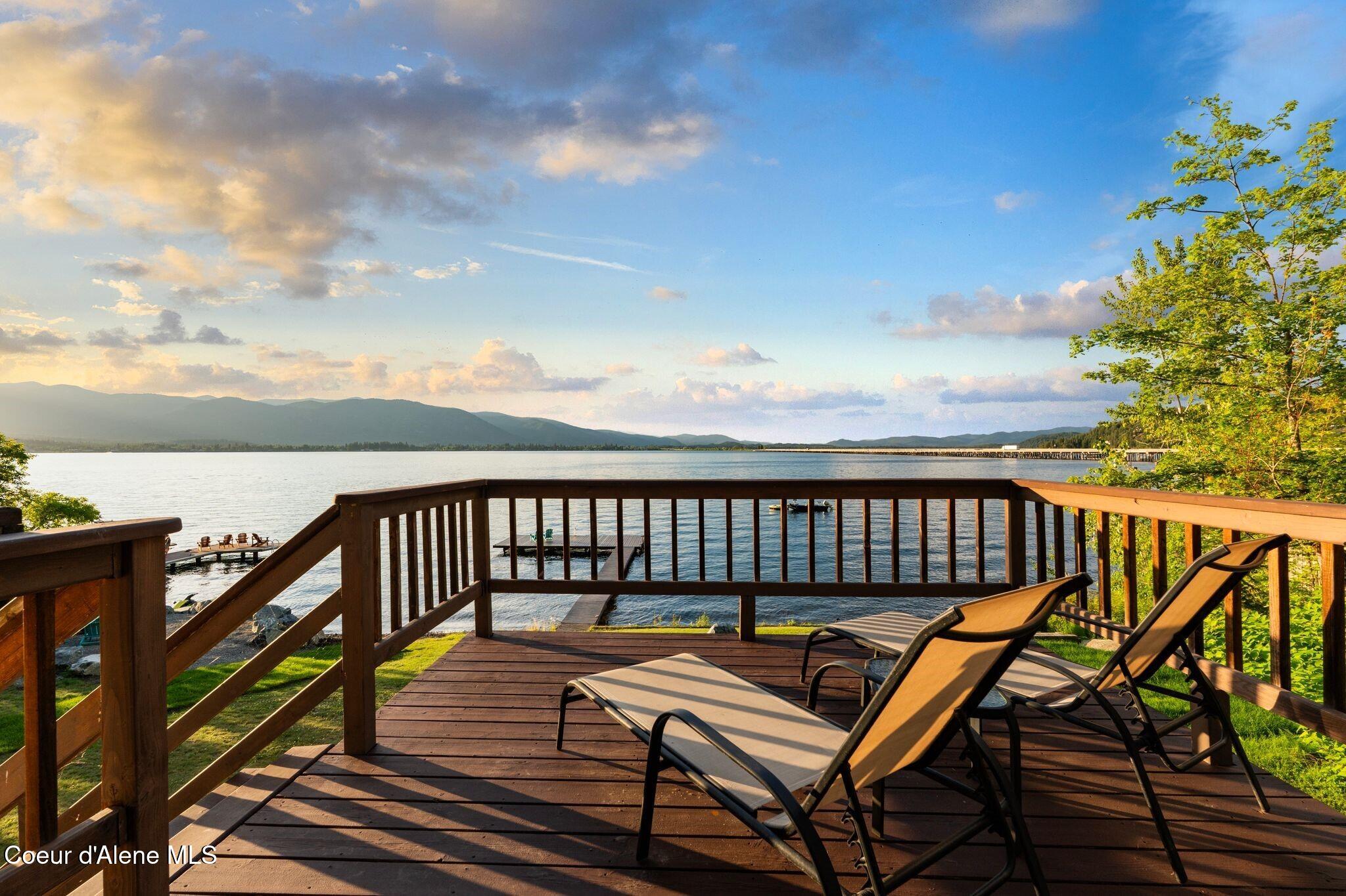 169 Lakeshore DR