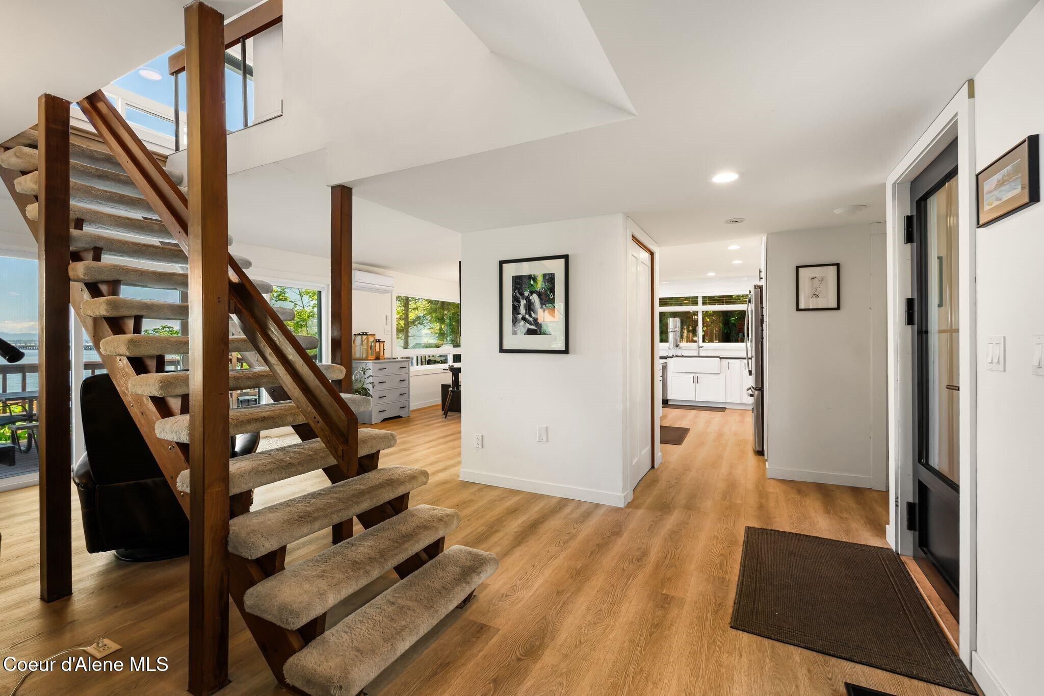 169 Lakeshore DR