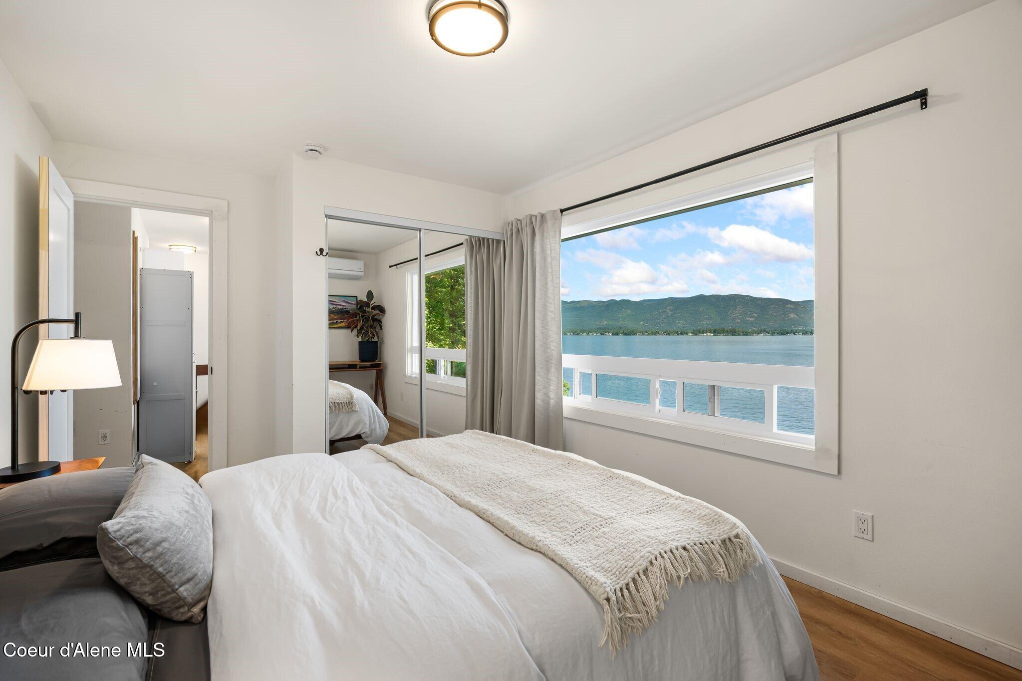 169 Lakeshore DR
