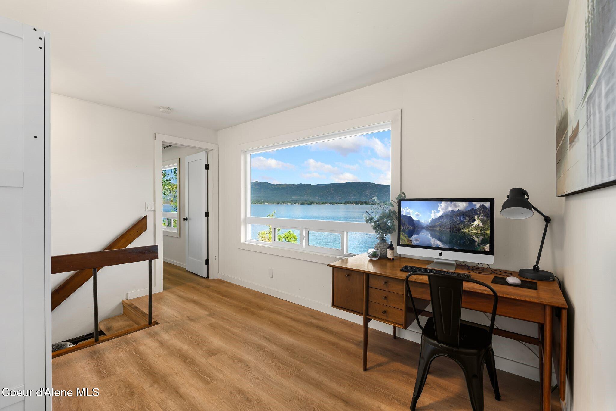 169 Lakeshore DR
