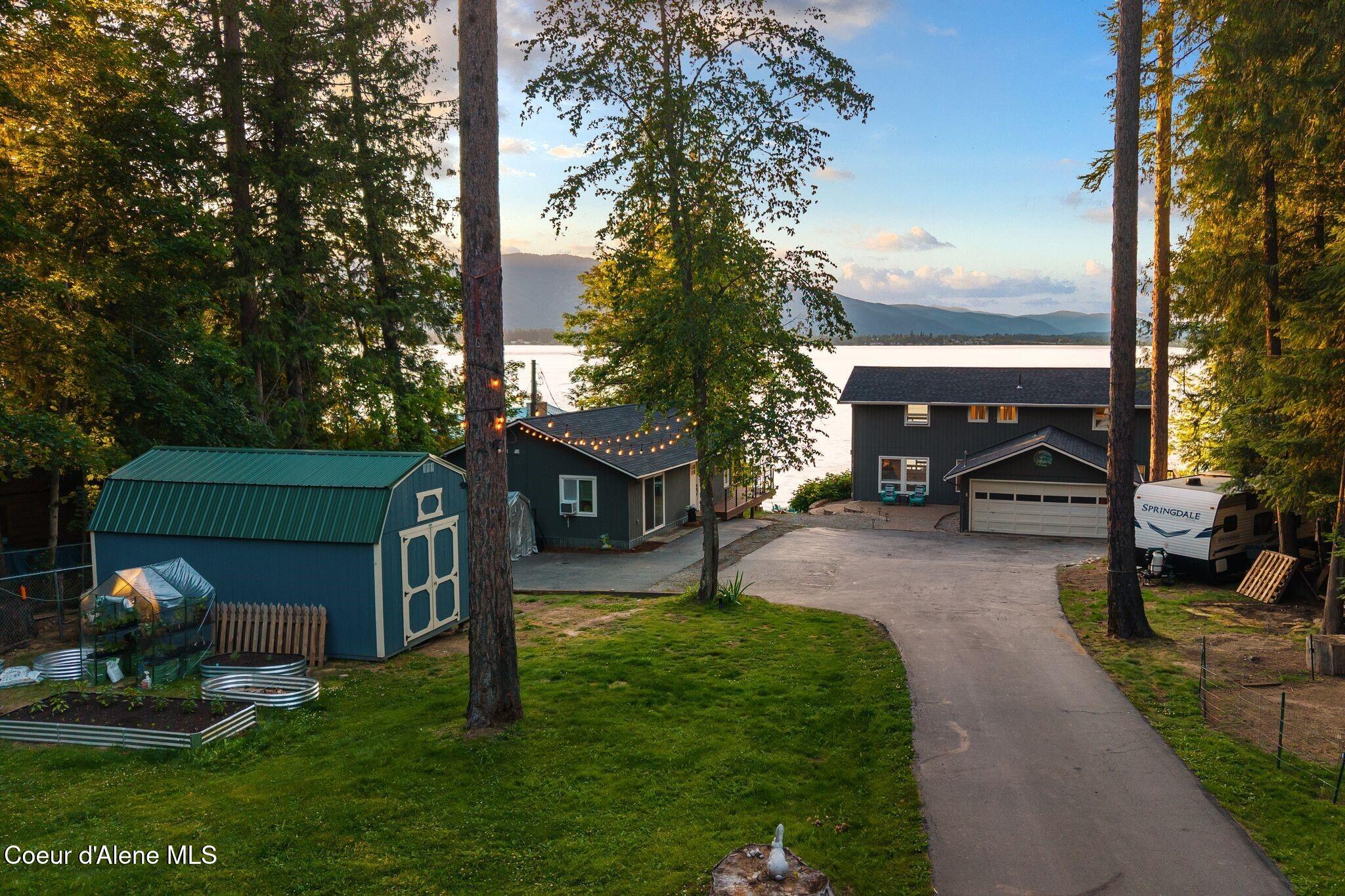 169 Lakeshore DR