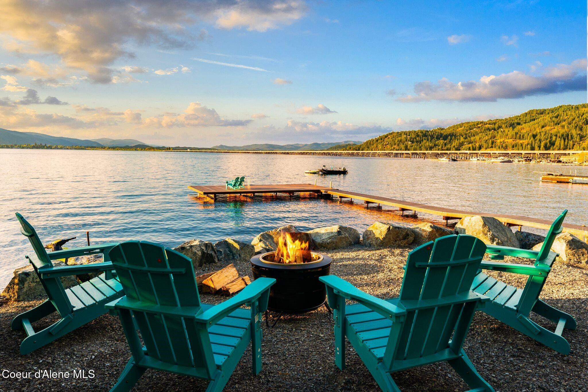 169 Lakeshore DR