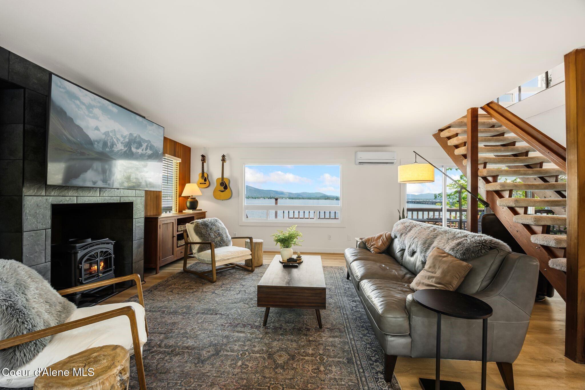 169 Lakeshore DR