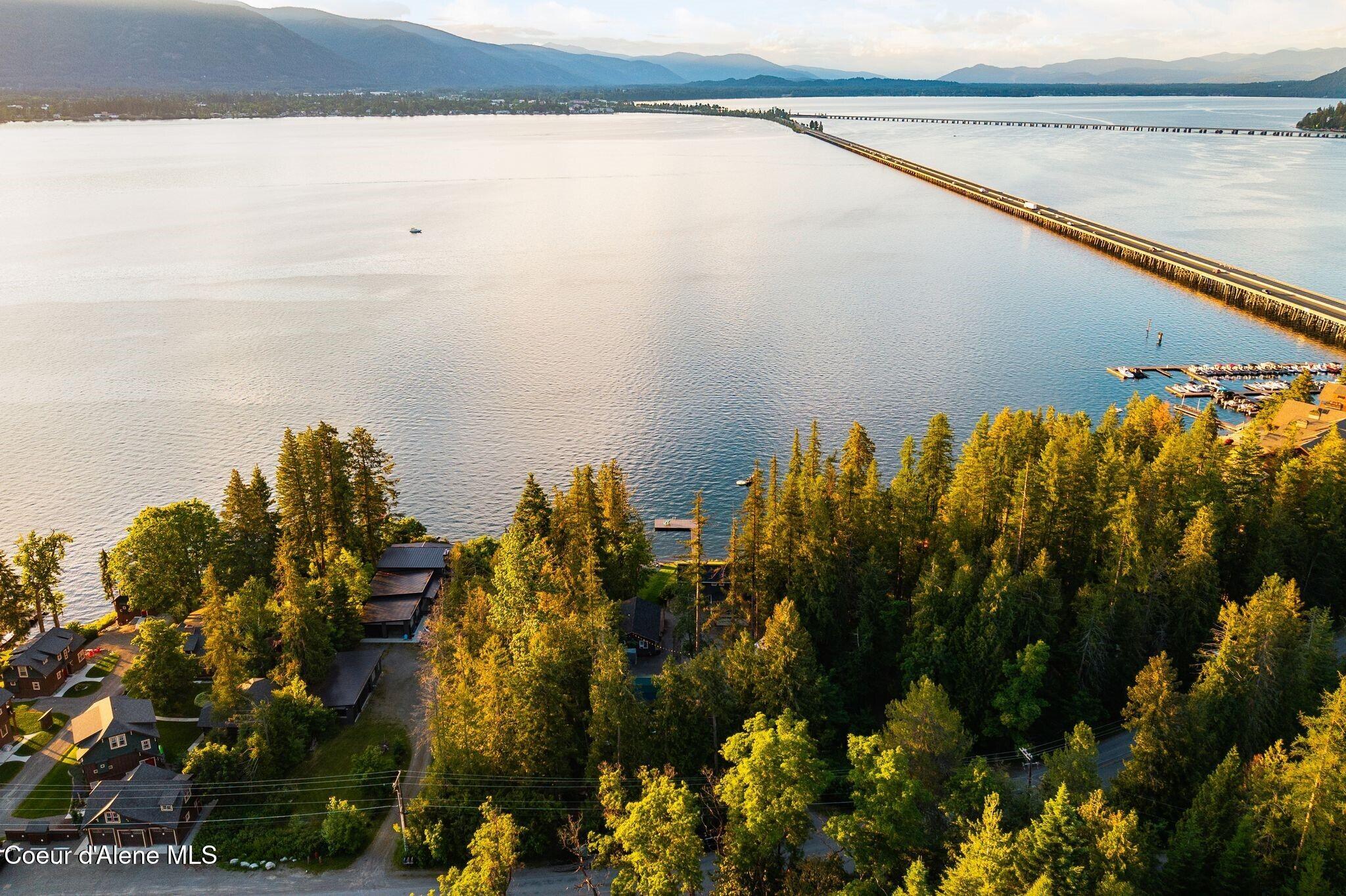 169 Lakeshore DR