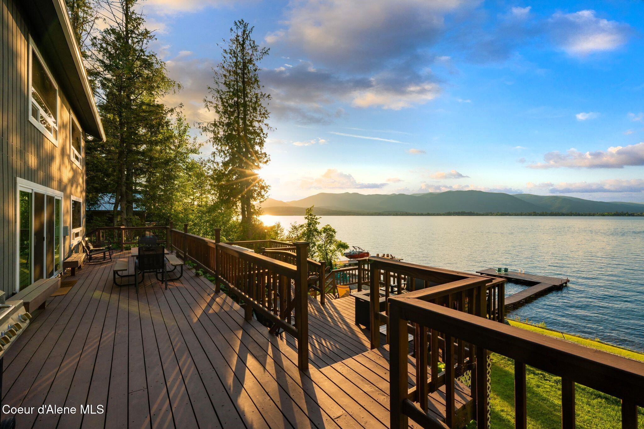 169 Lakeshore DR