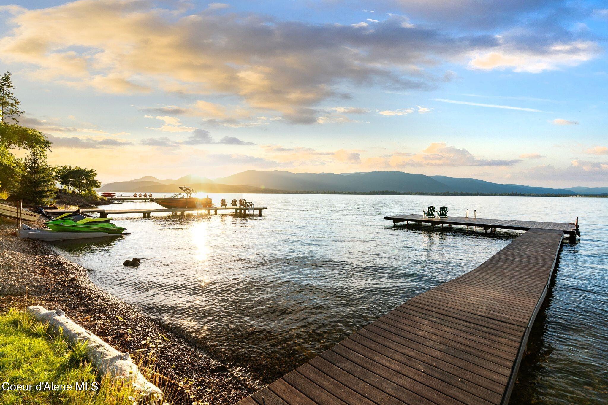 169 Lakeshore DR