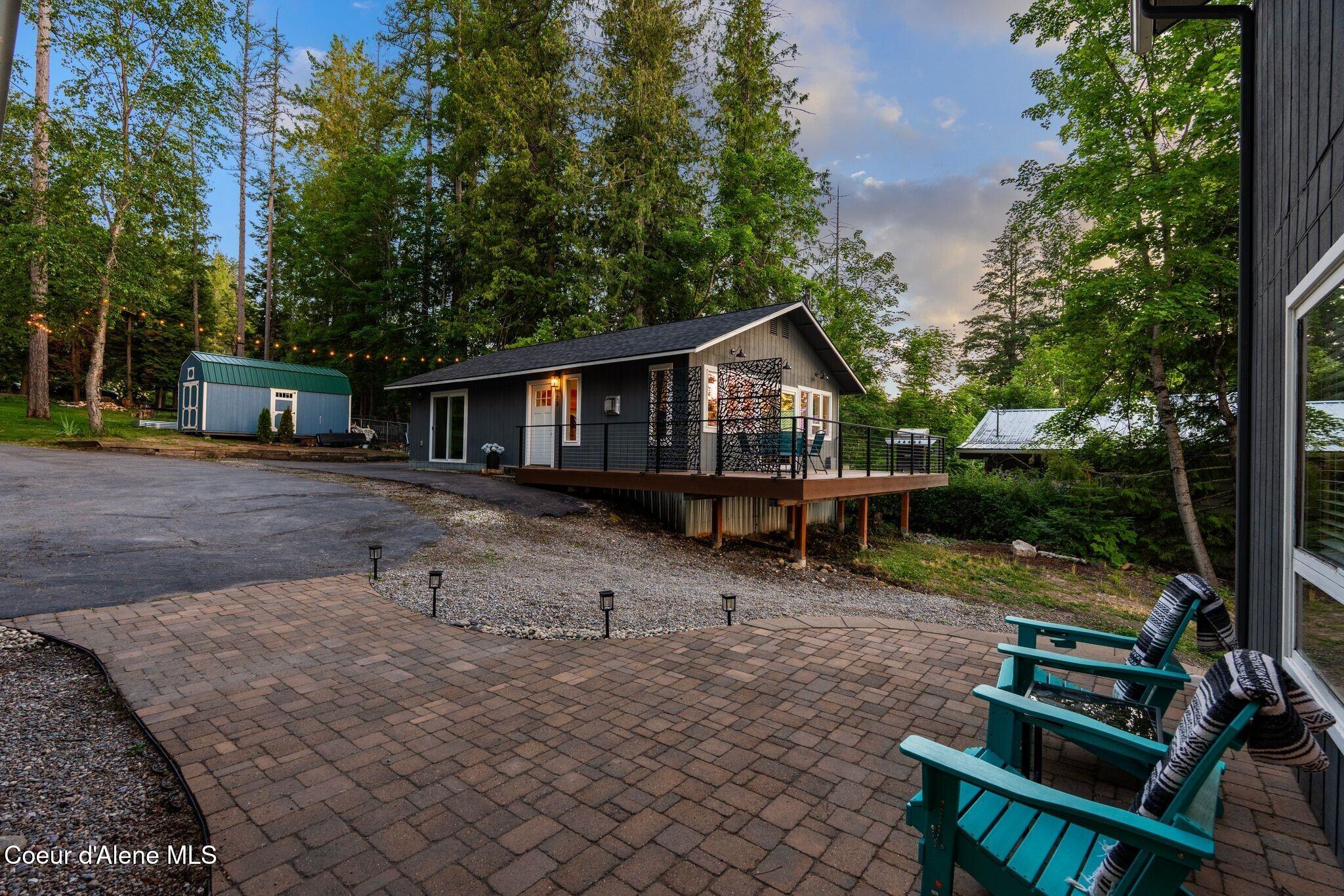 169 Lakeshore DR