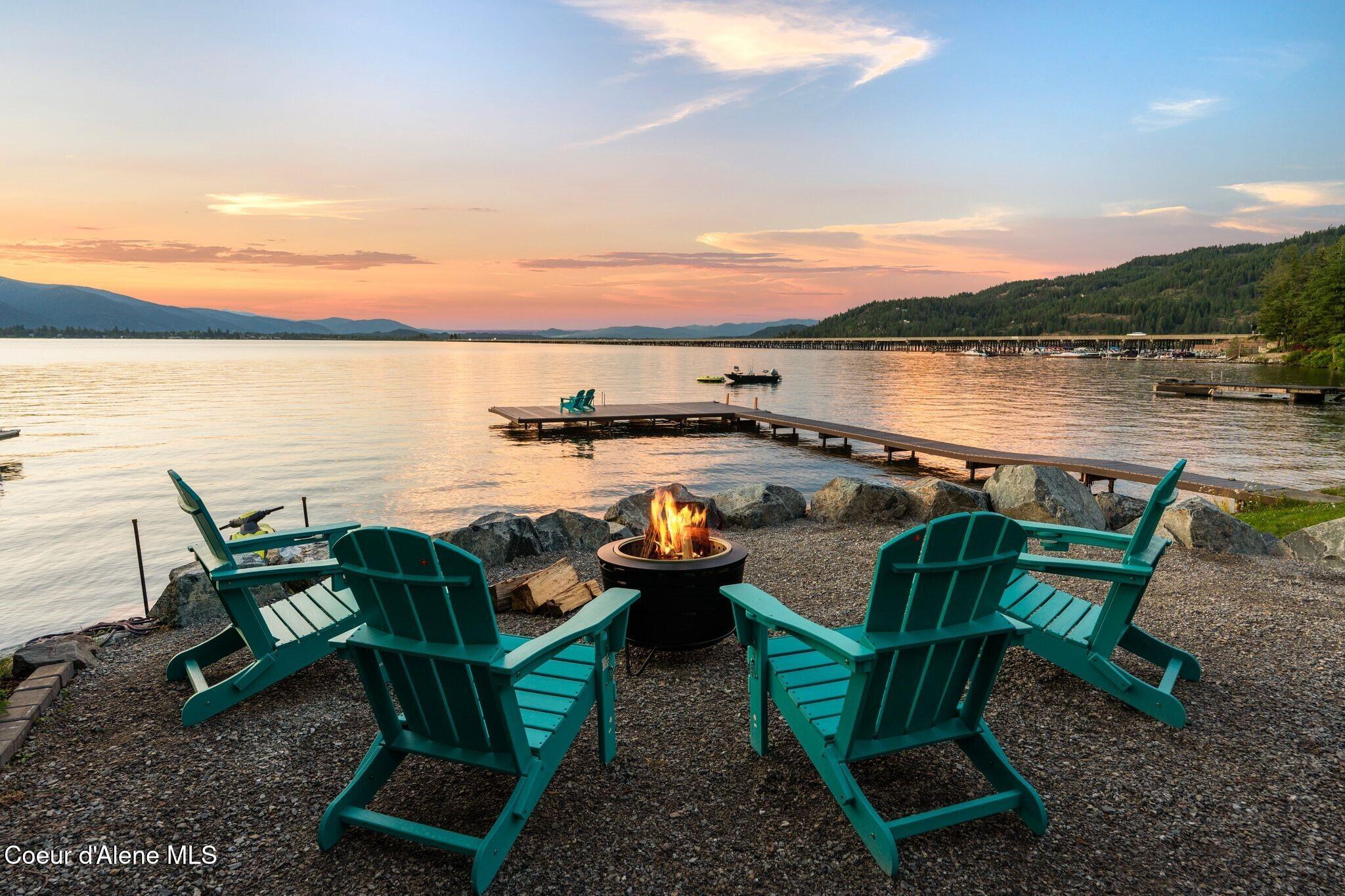 169 Lakeshore DR