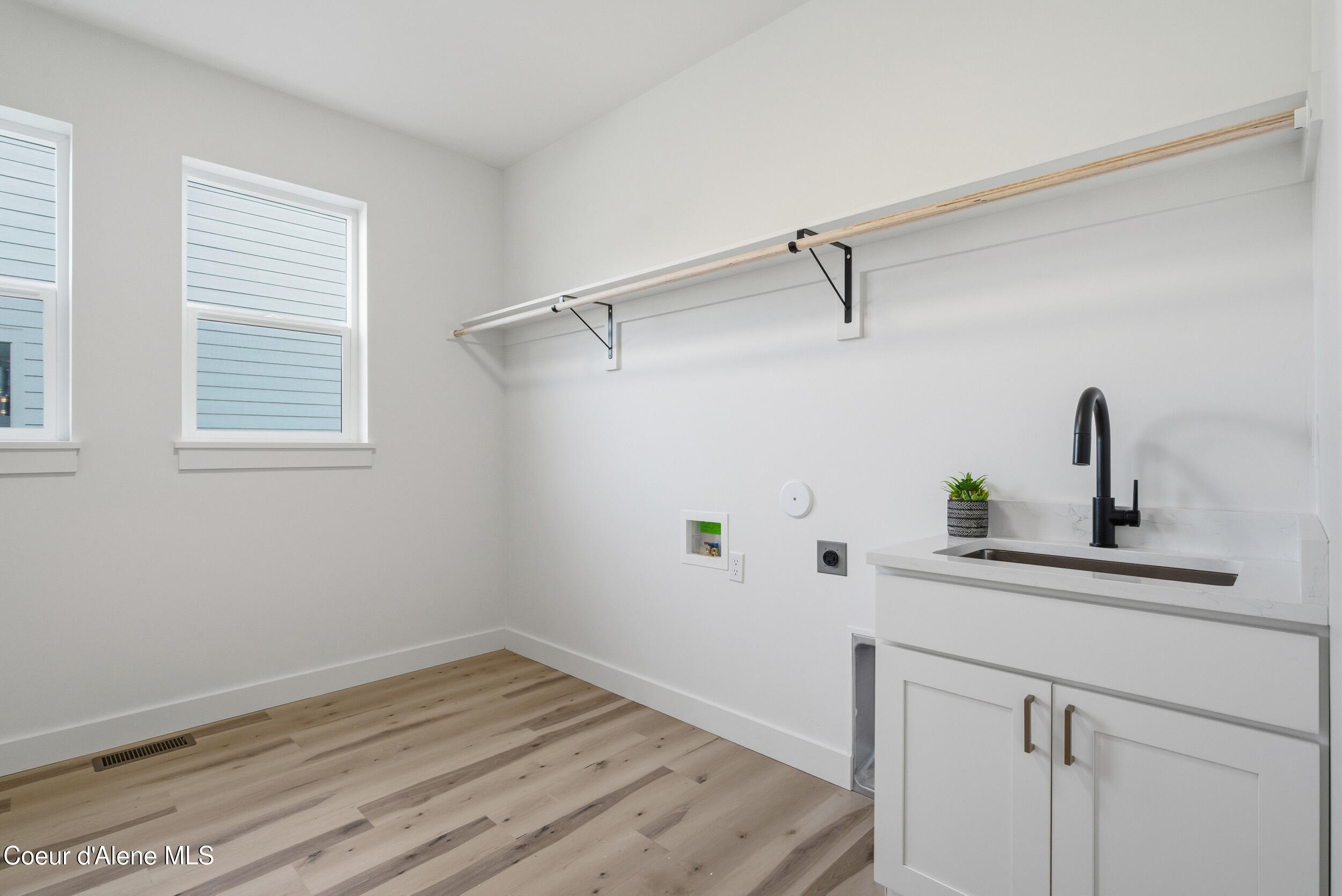 1607 Gondola CT