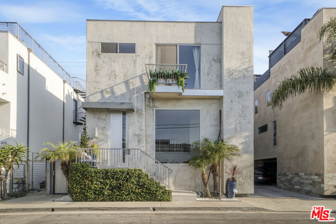 657 Mildred Ave