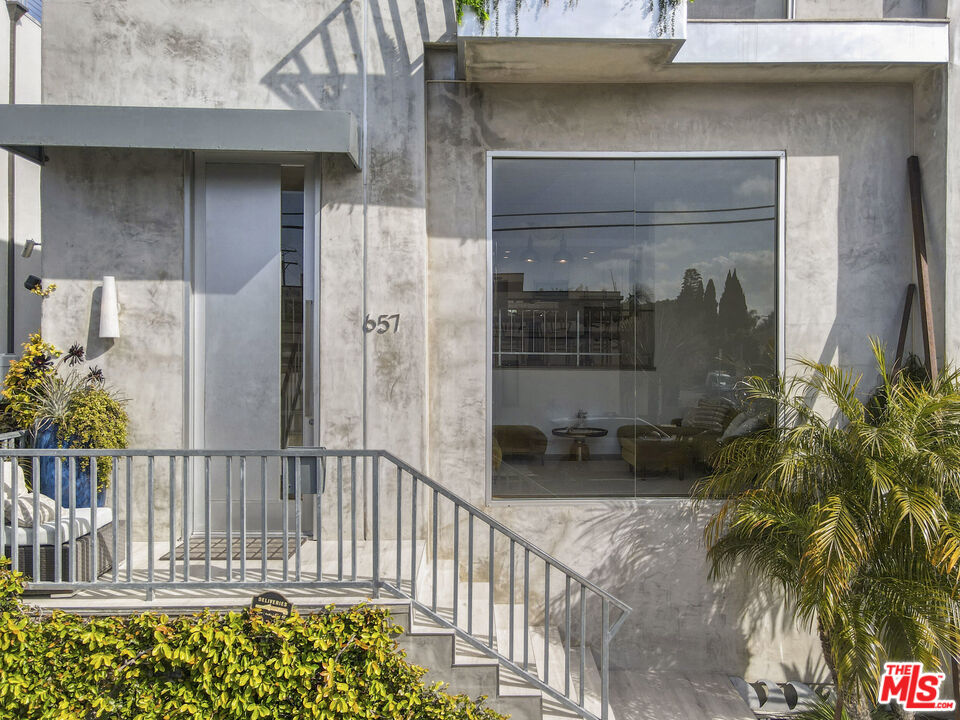 657 Mildred Ave