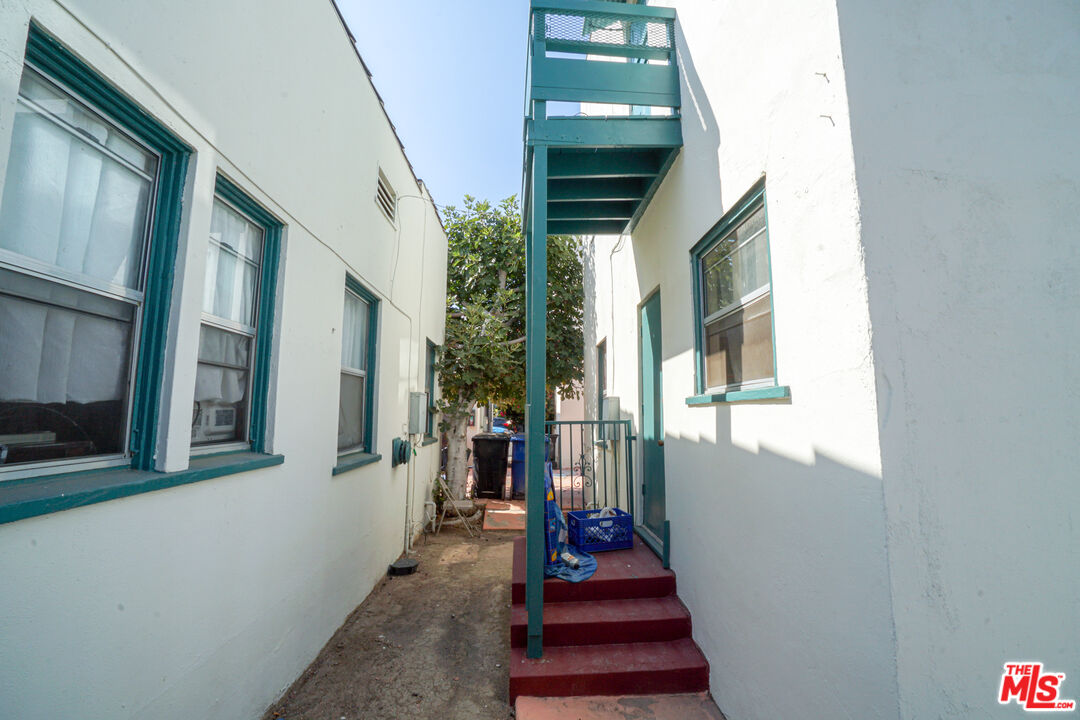 4520 Willow Brook Ave