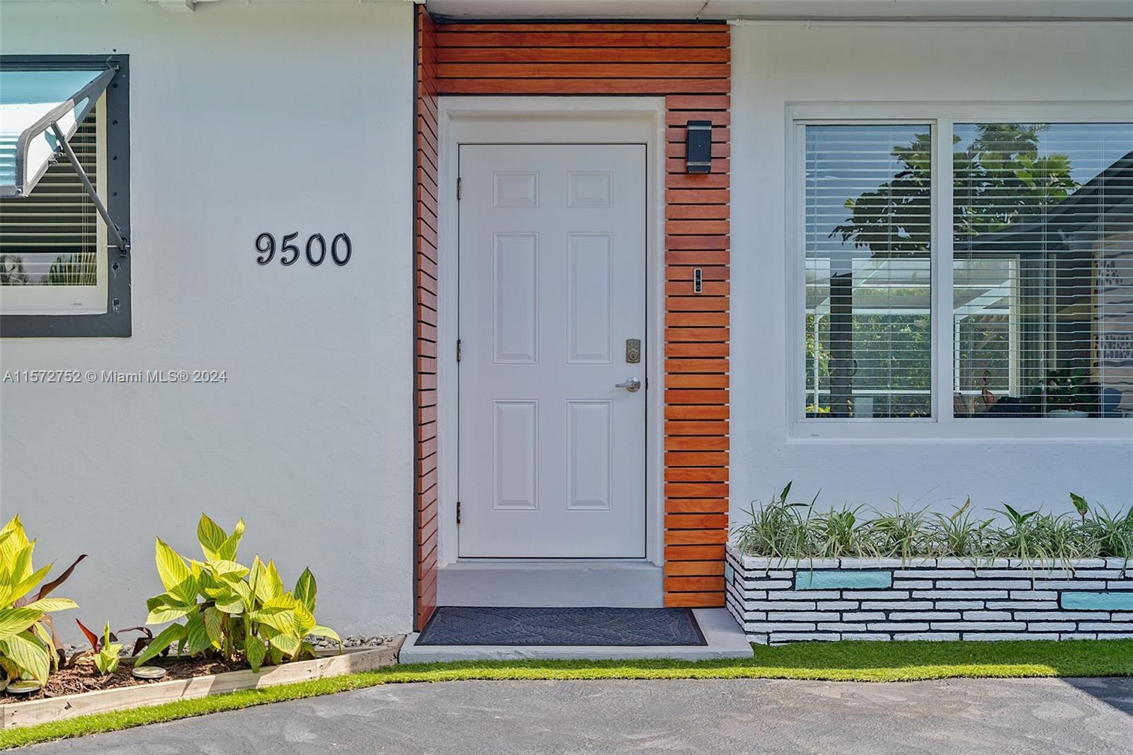 9500 Palm Dr