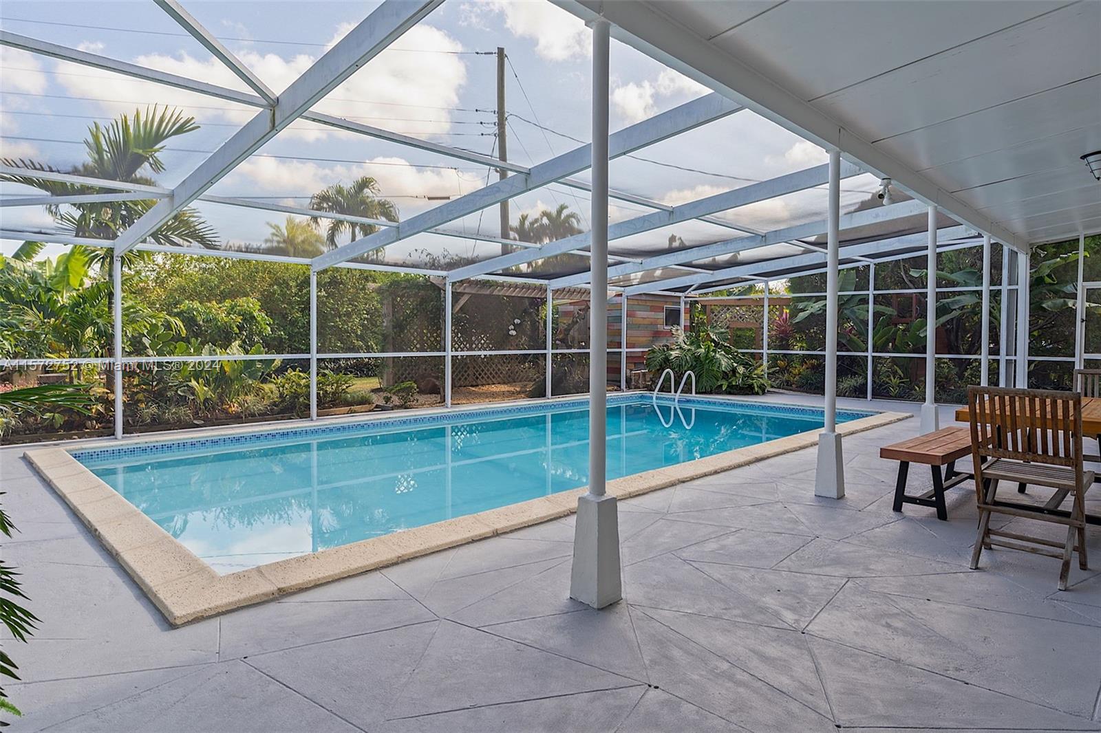 9500 Palm Dr
