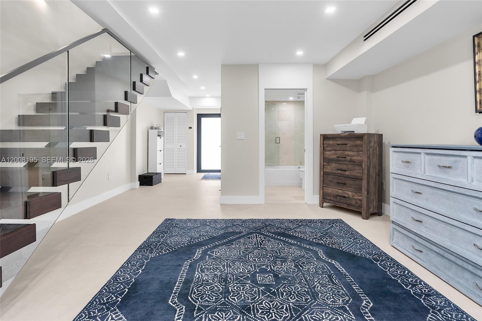 6901 Edgewater Dr # 318