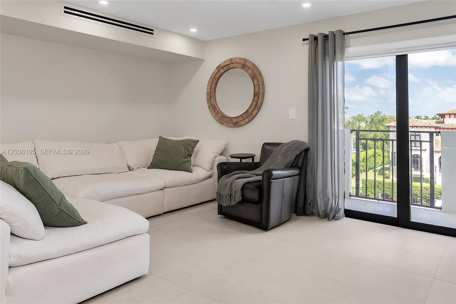 6901 Edgewater Dr # 318