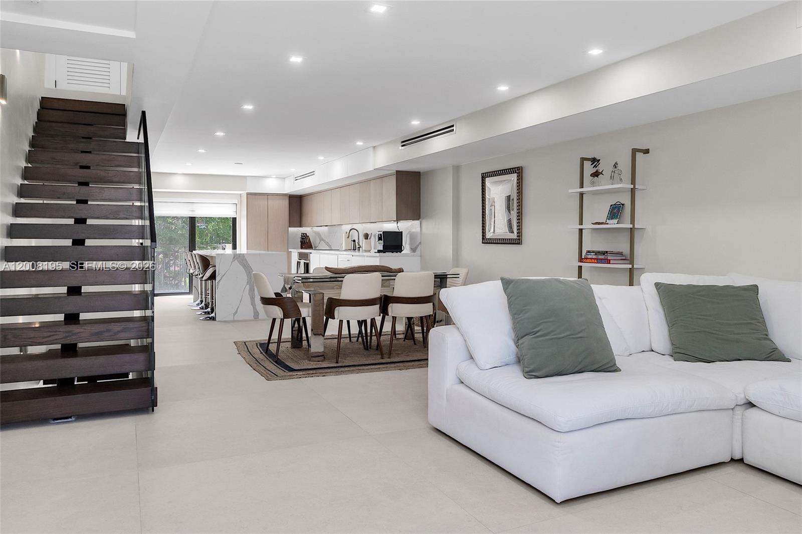 6901 Edgewater Dr # 318