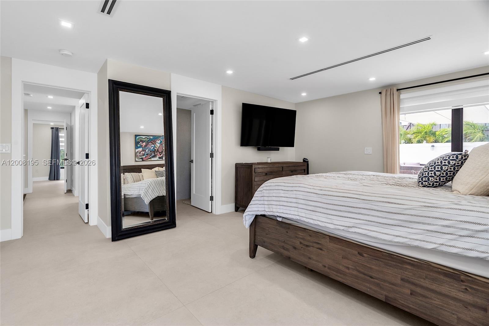 6901 Edgewater Dr # 318